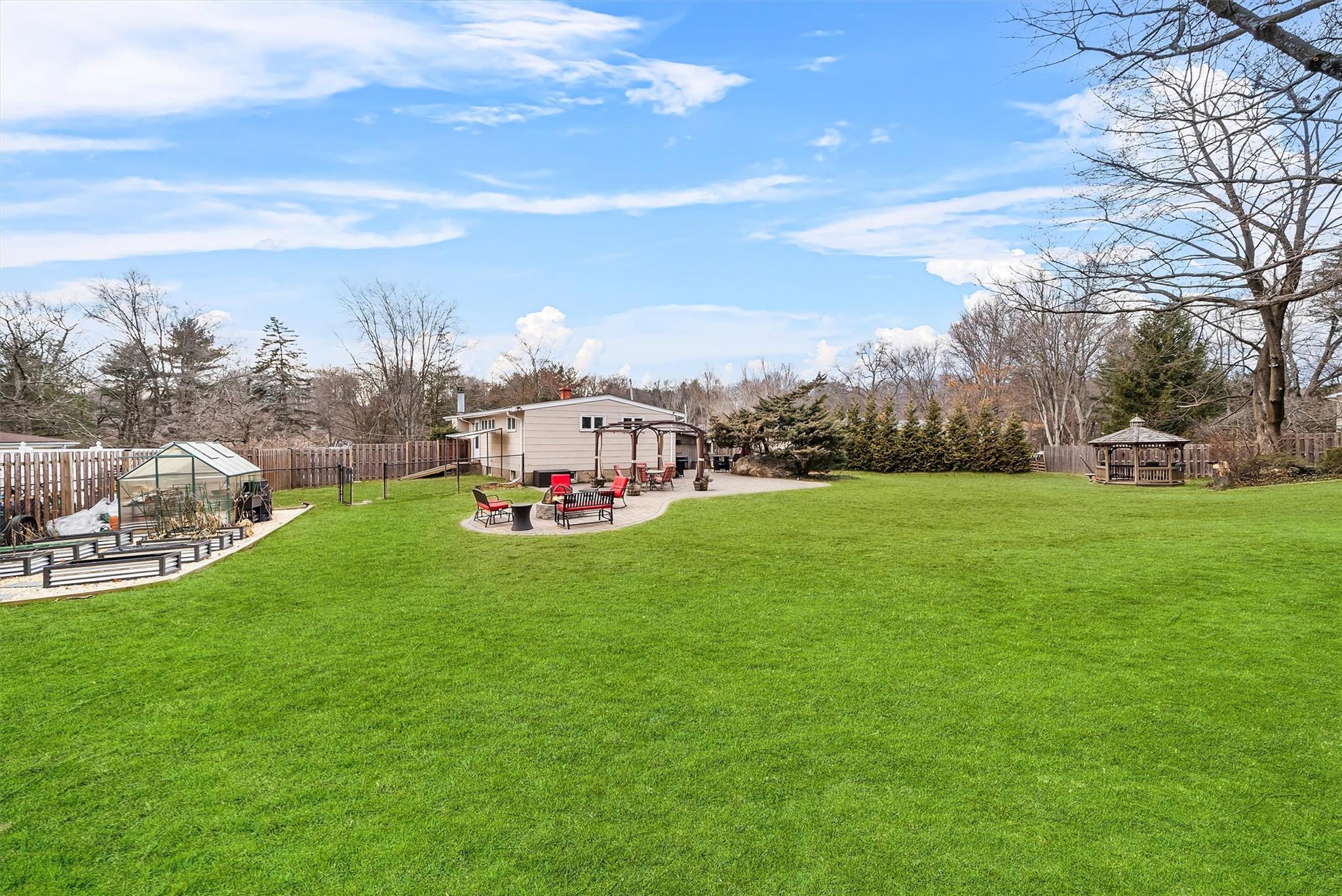 Carrie Ln, Nanuet, NY 10954