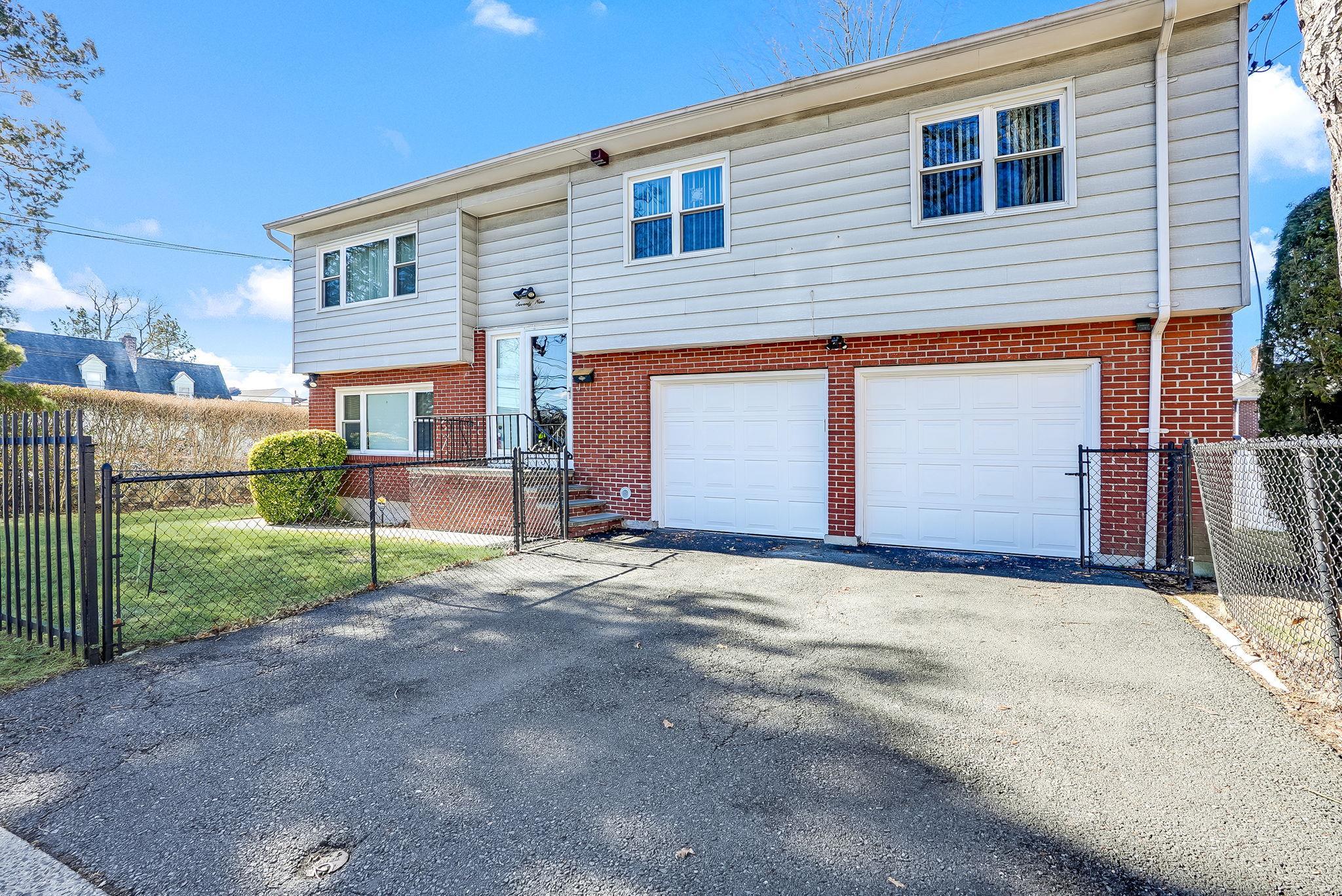 Saint Johns Ave, Yonkers, NY 10704