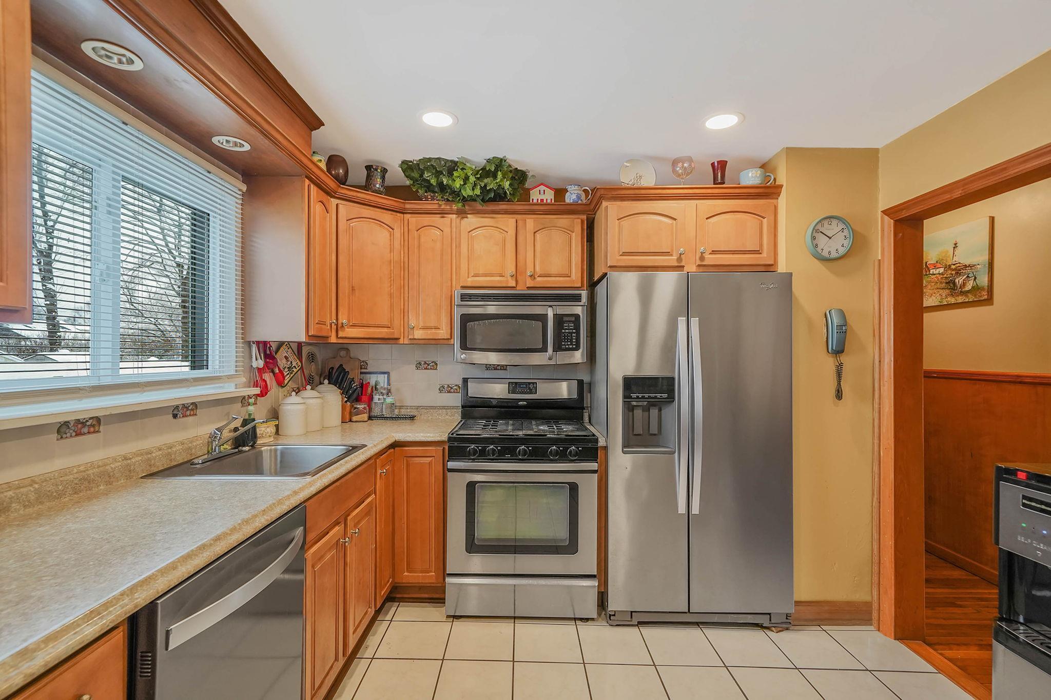 Stuyvesant St, Brentwood, NY 11717