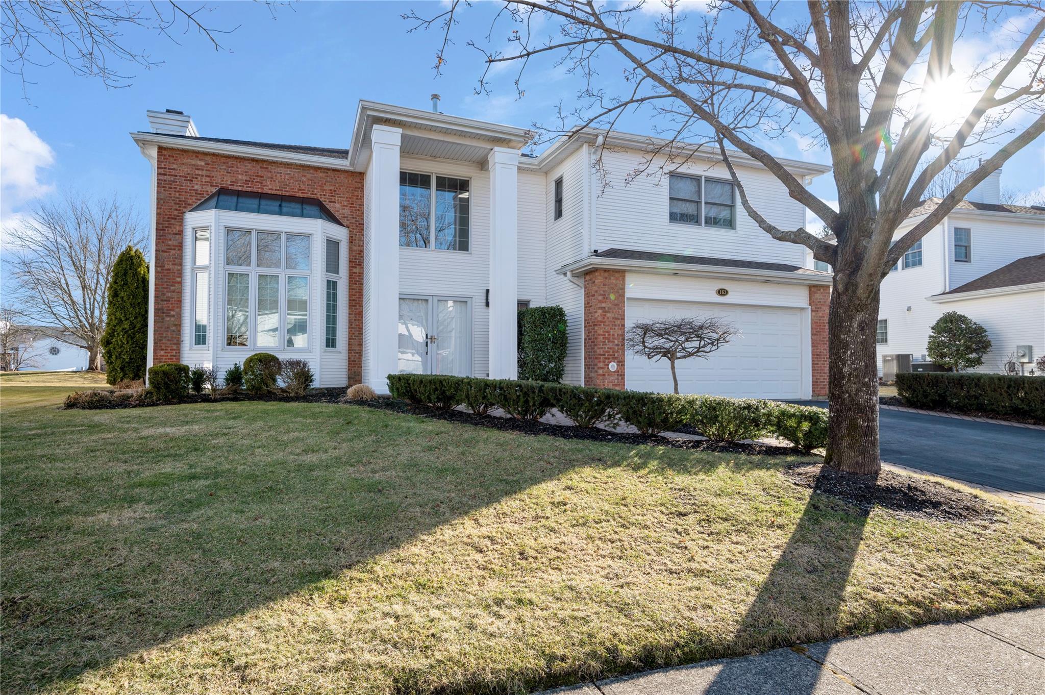 Country Club Dr, Commack, NY 11725