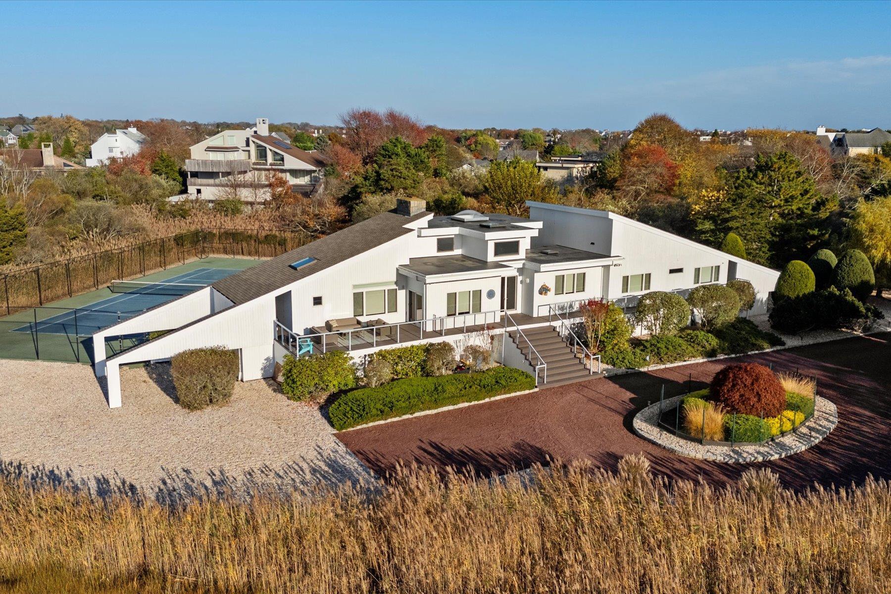 Short Path, Westhampton Beach, NY 11978