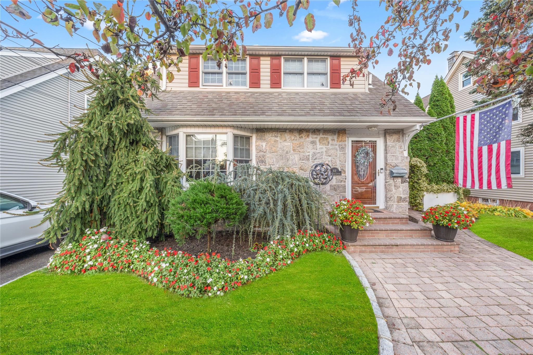 Park Ave, Williston Park, NY 11596