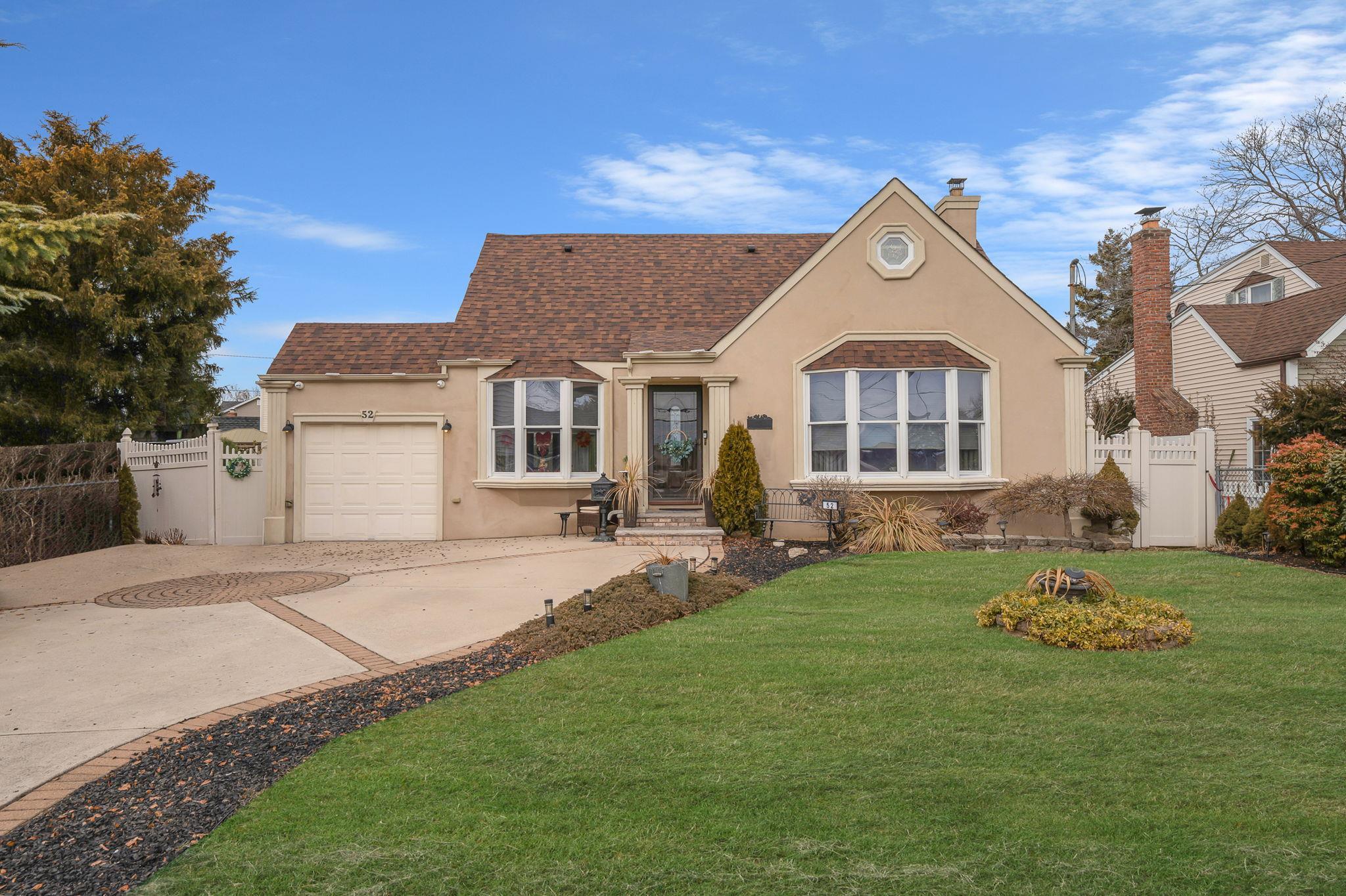 Lincoln Blvd, Bethpage, NY 11714