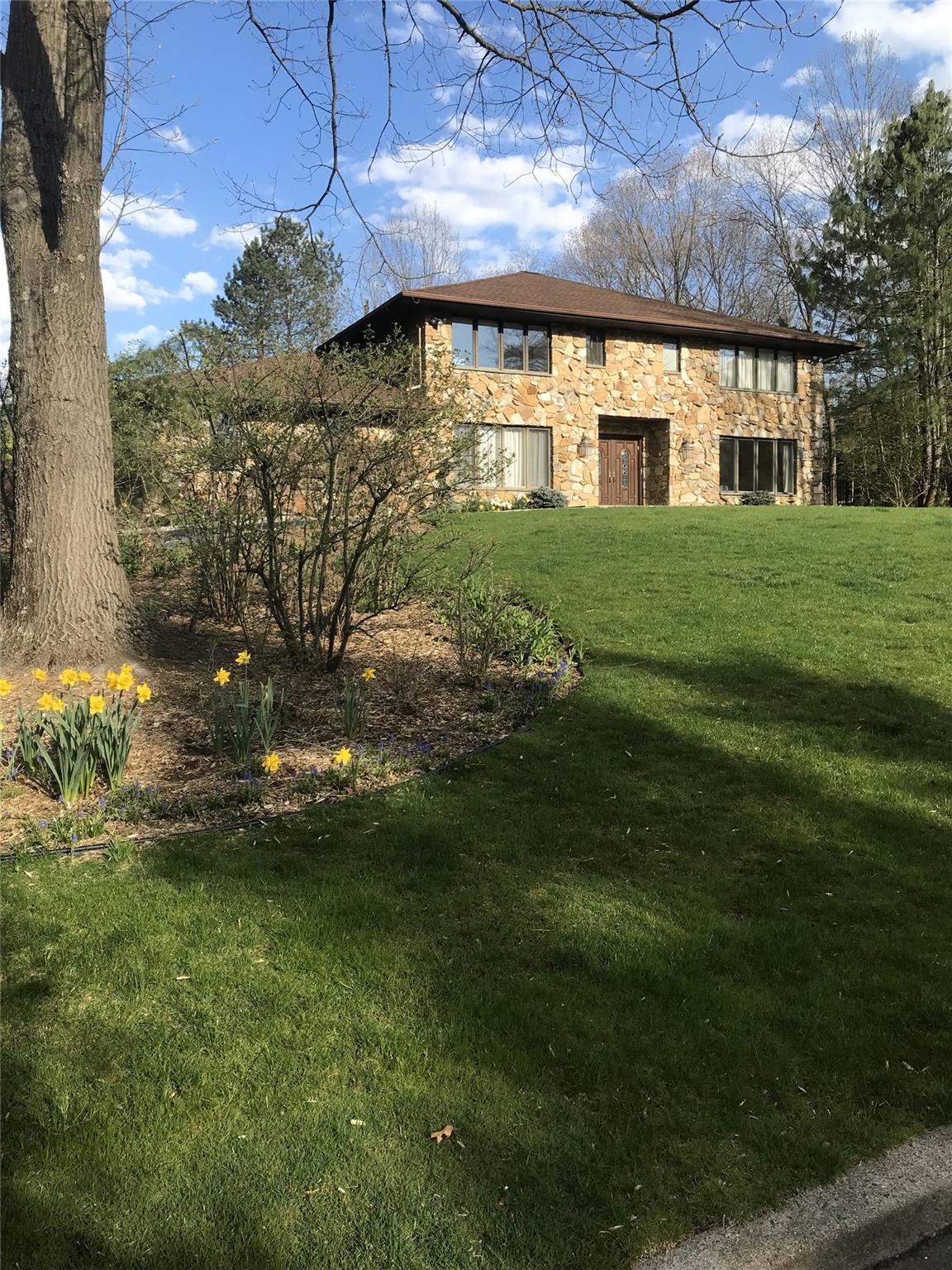 Squirrelwood Ct, New City, NY 10956