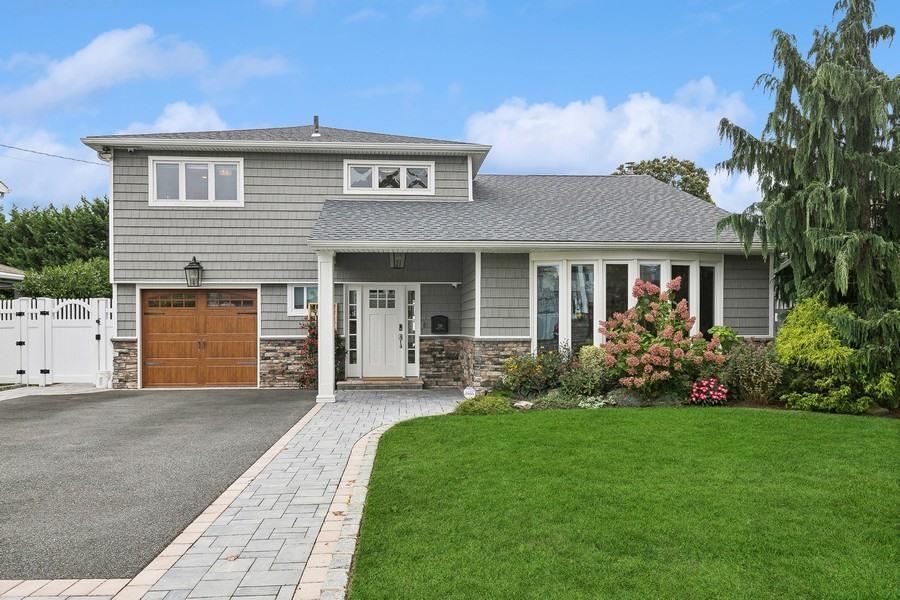 Chester Ave, Massapequa, NY 11758