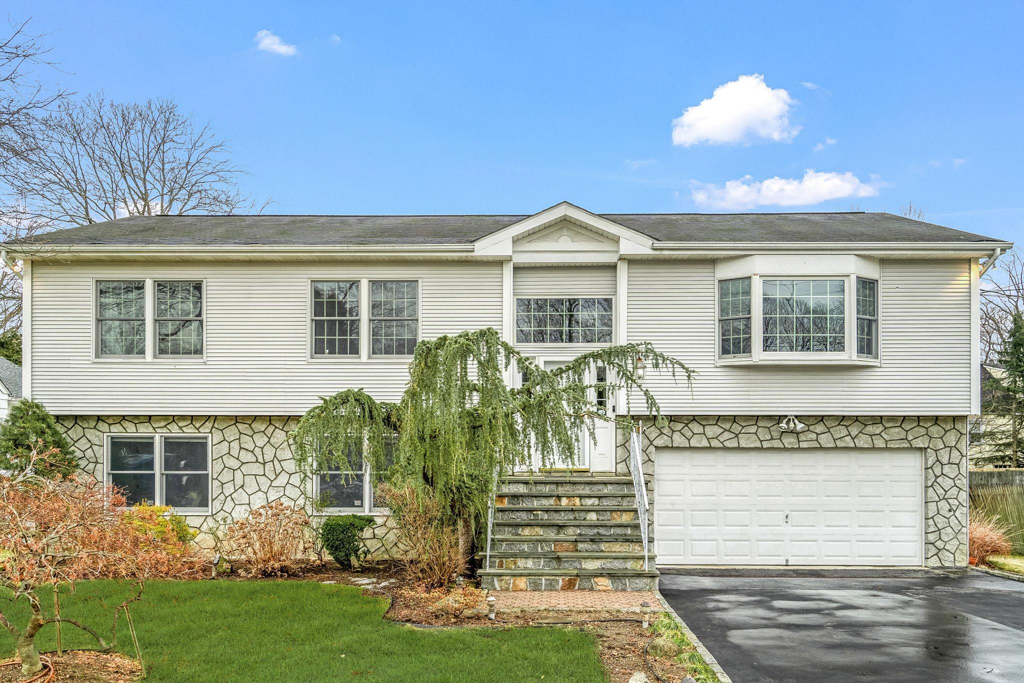 Adelphi Ave, Harrison, NY 10528