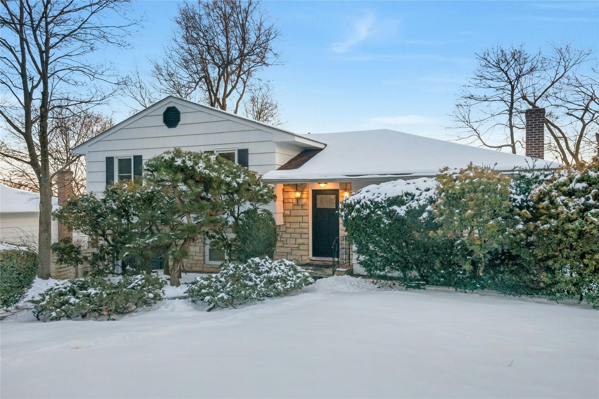 Bonnie Briar Rd, White Plains, NY 10607