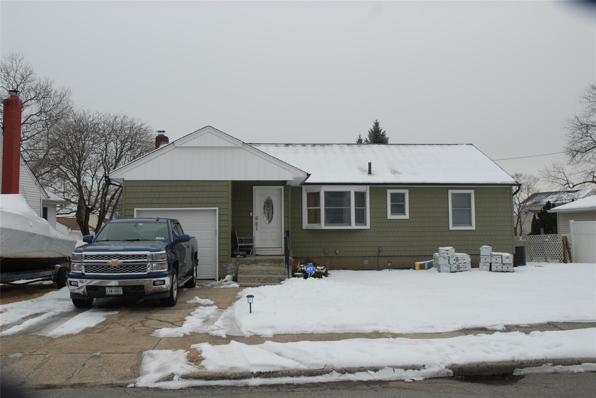 Blackstone Ave, East Meadow, NY 11554