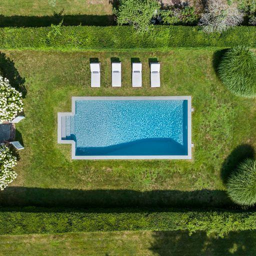 S Country Rd, Bellport, NY 11713