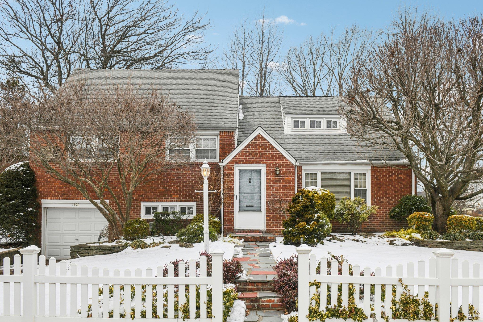 Sturl Ave, Hewlett, NY 11557