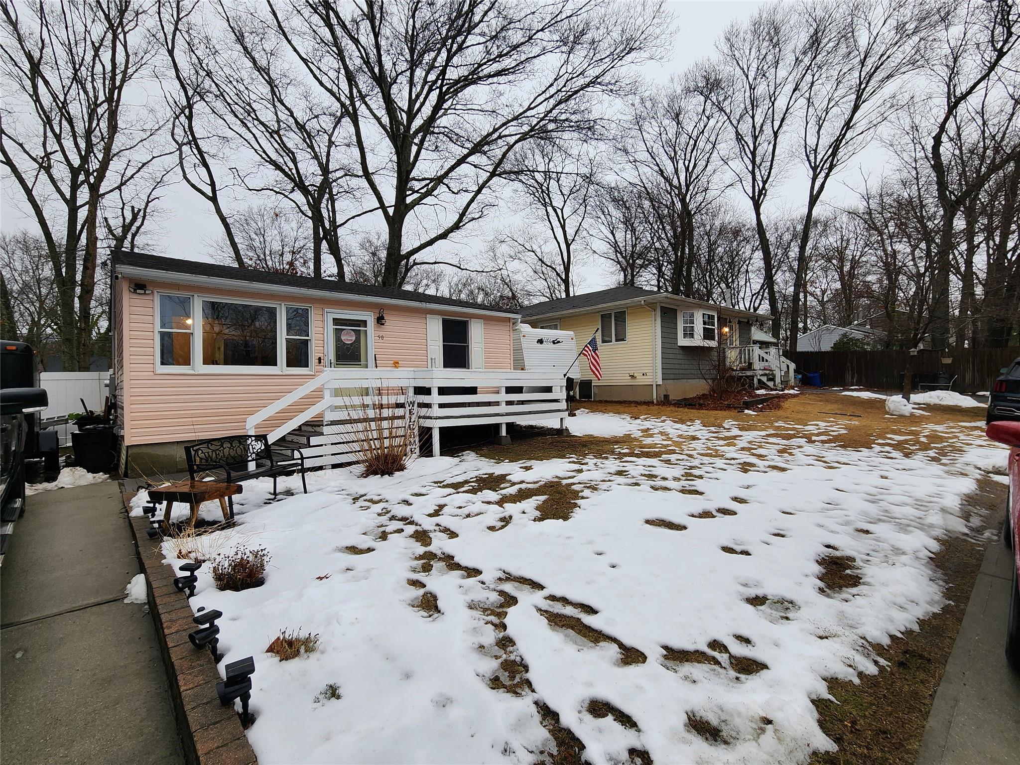 Corchaug Trl, Ridge, NY 11961