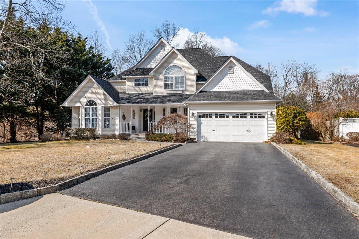 Paige Ln, Moriches, NY 11955