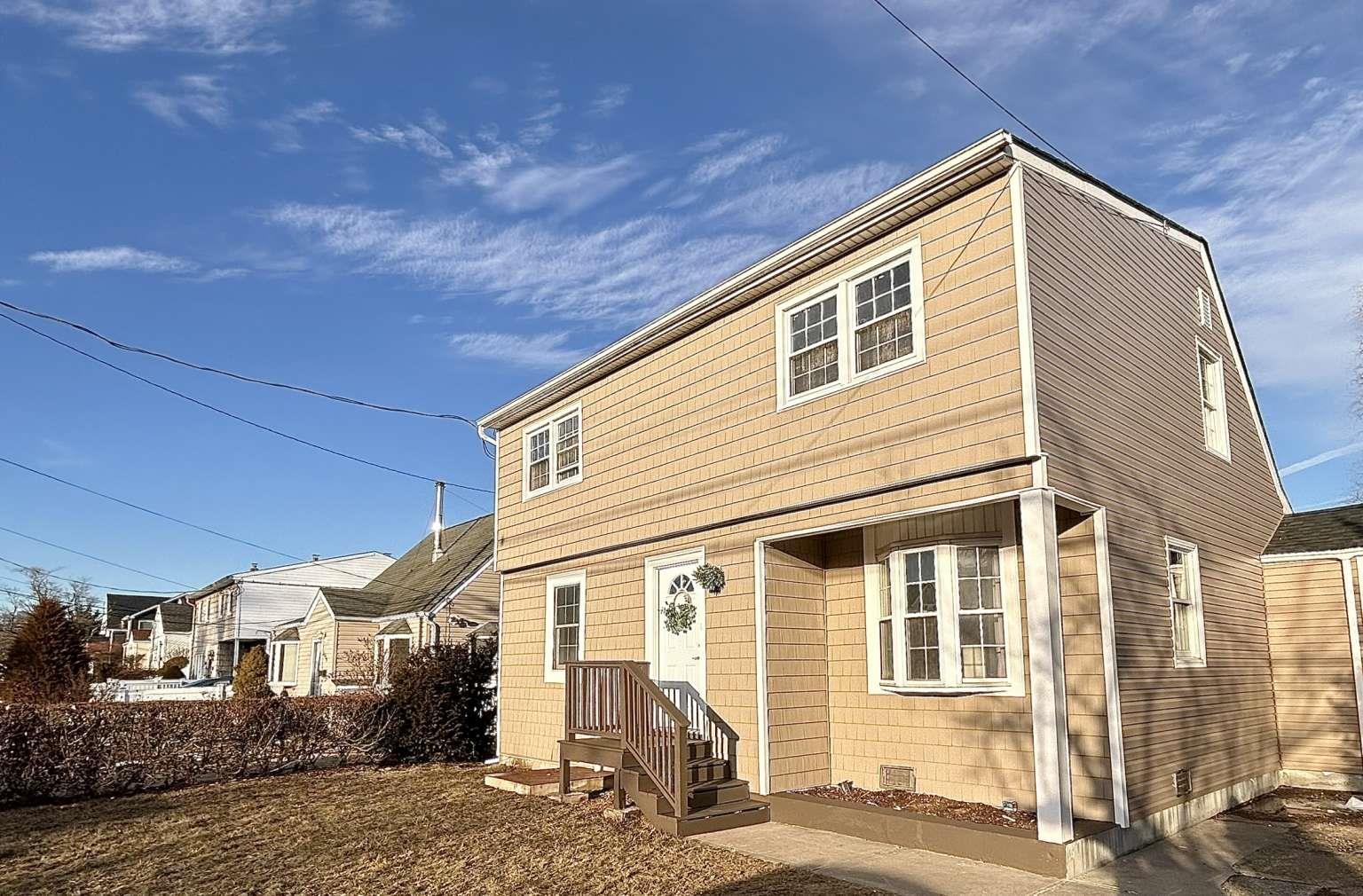 Maple St, Seaford, NY 11783