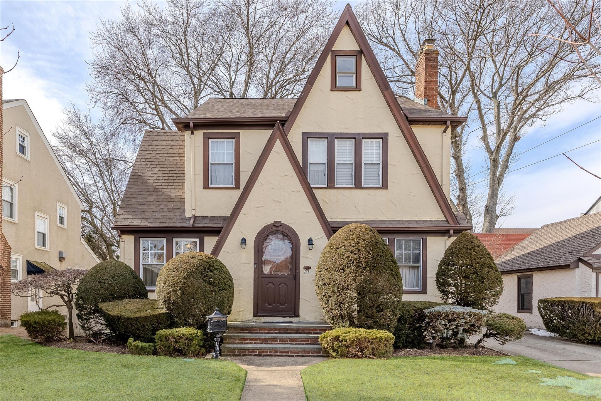 Stratford Rd, West Hempstead, NY 11552