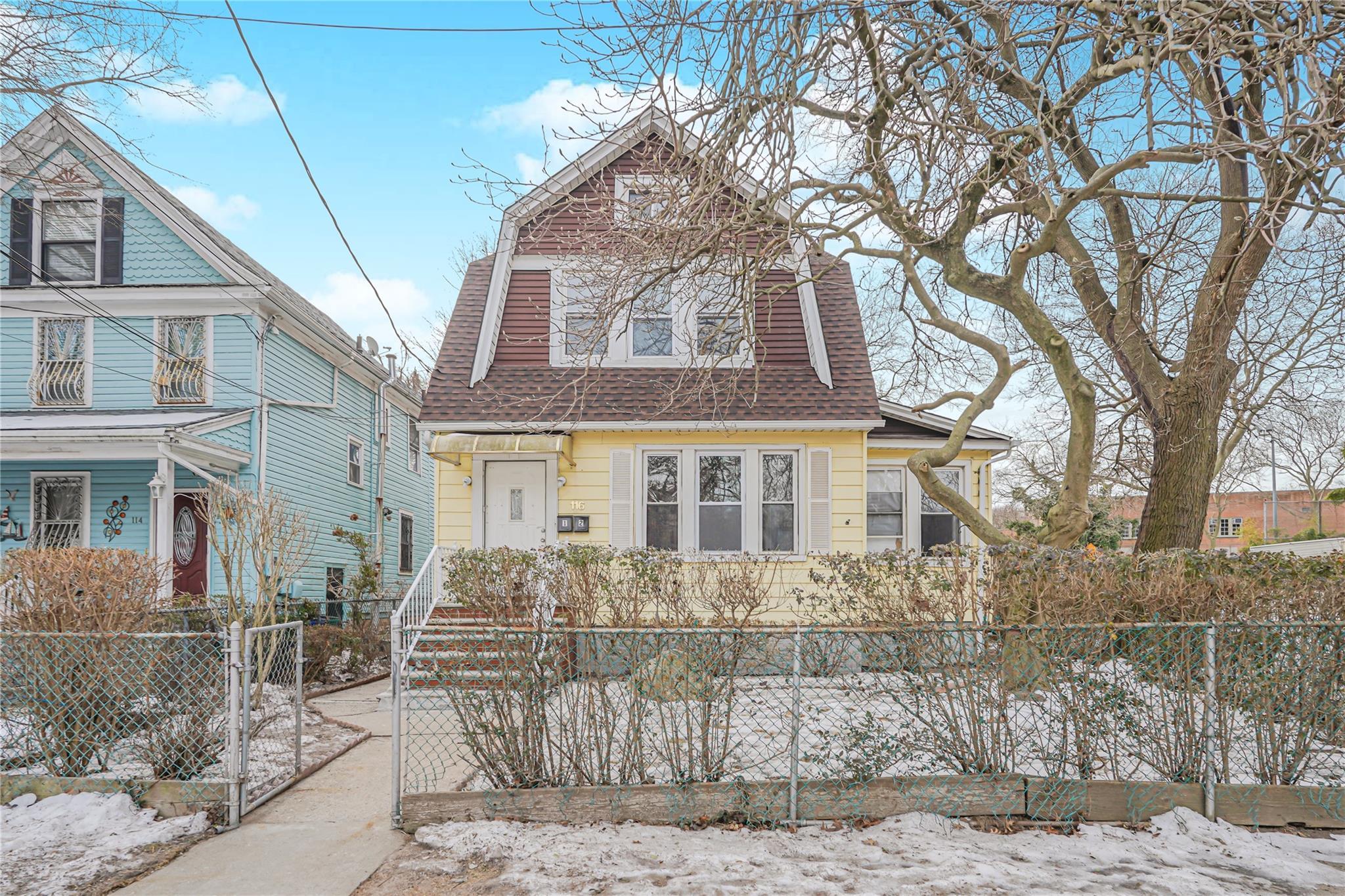 Crescent Ave, Staten Island, NY 10301