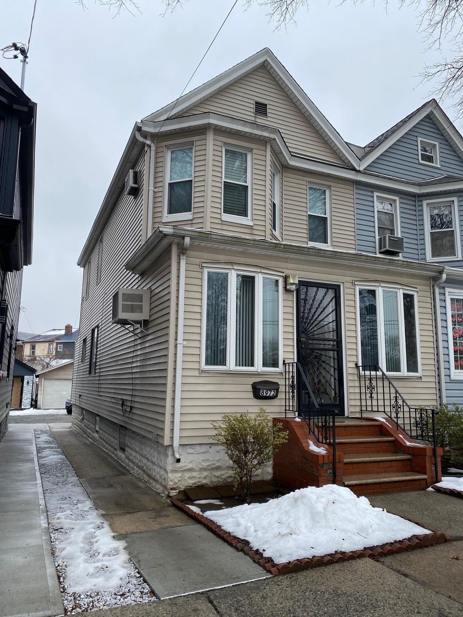 Cooper Ave, Rego Park, NY 11374