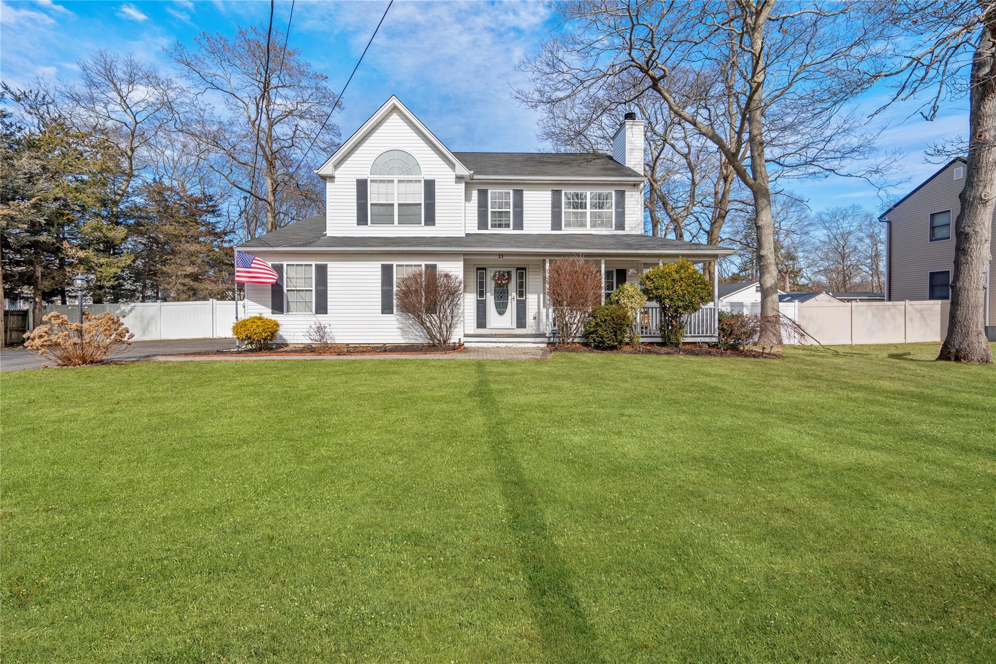 Sawyer St, Mastic, NY 11950