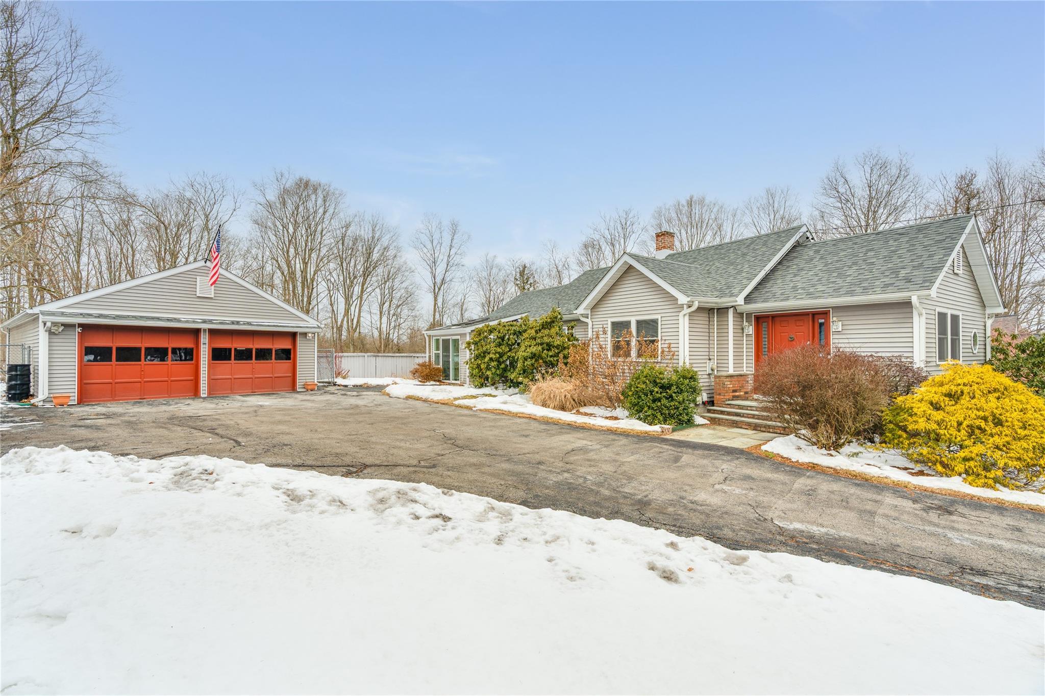 Violet Ave, Hyde Park, NY 12538