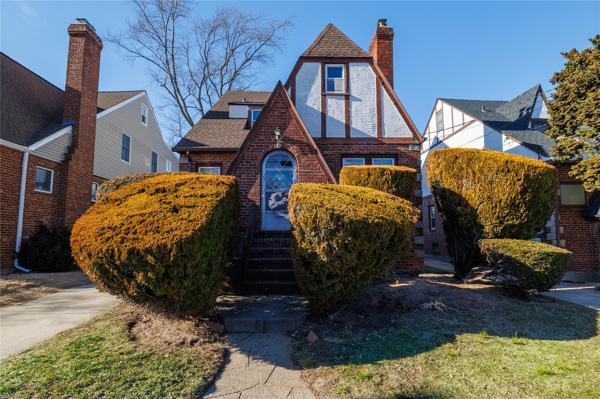 Evergreen Ave, Lynbrook, NY 11563