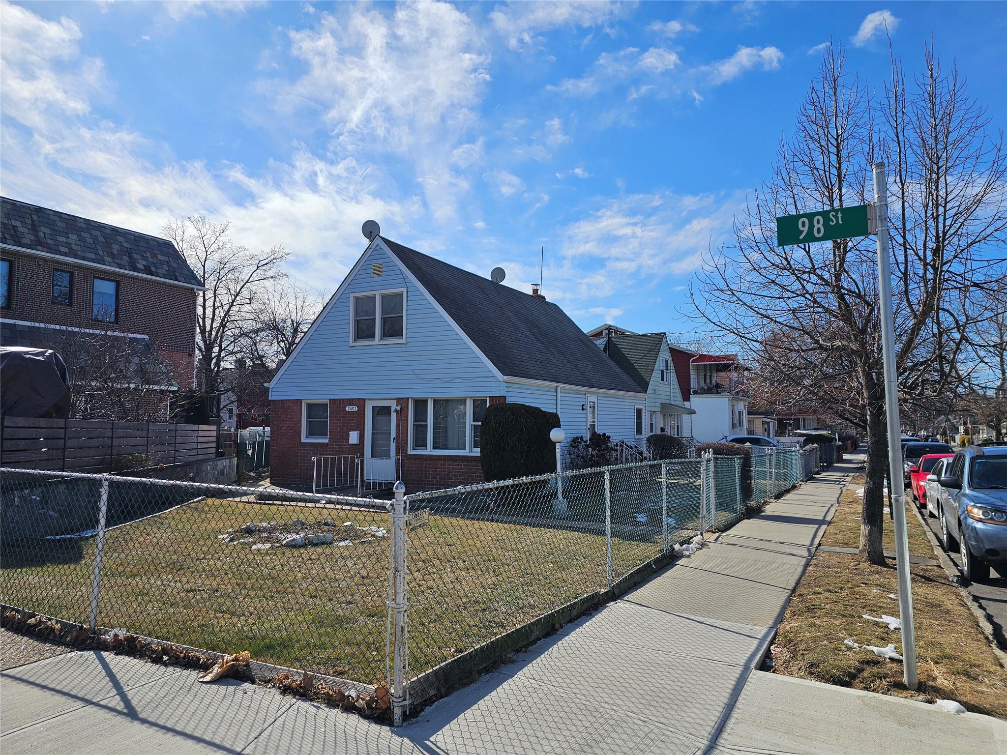 98th St, East Elmhurst, NY 11369