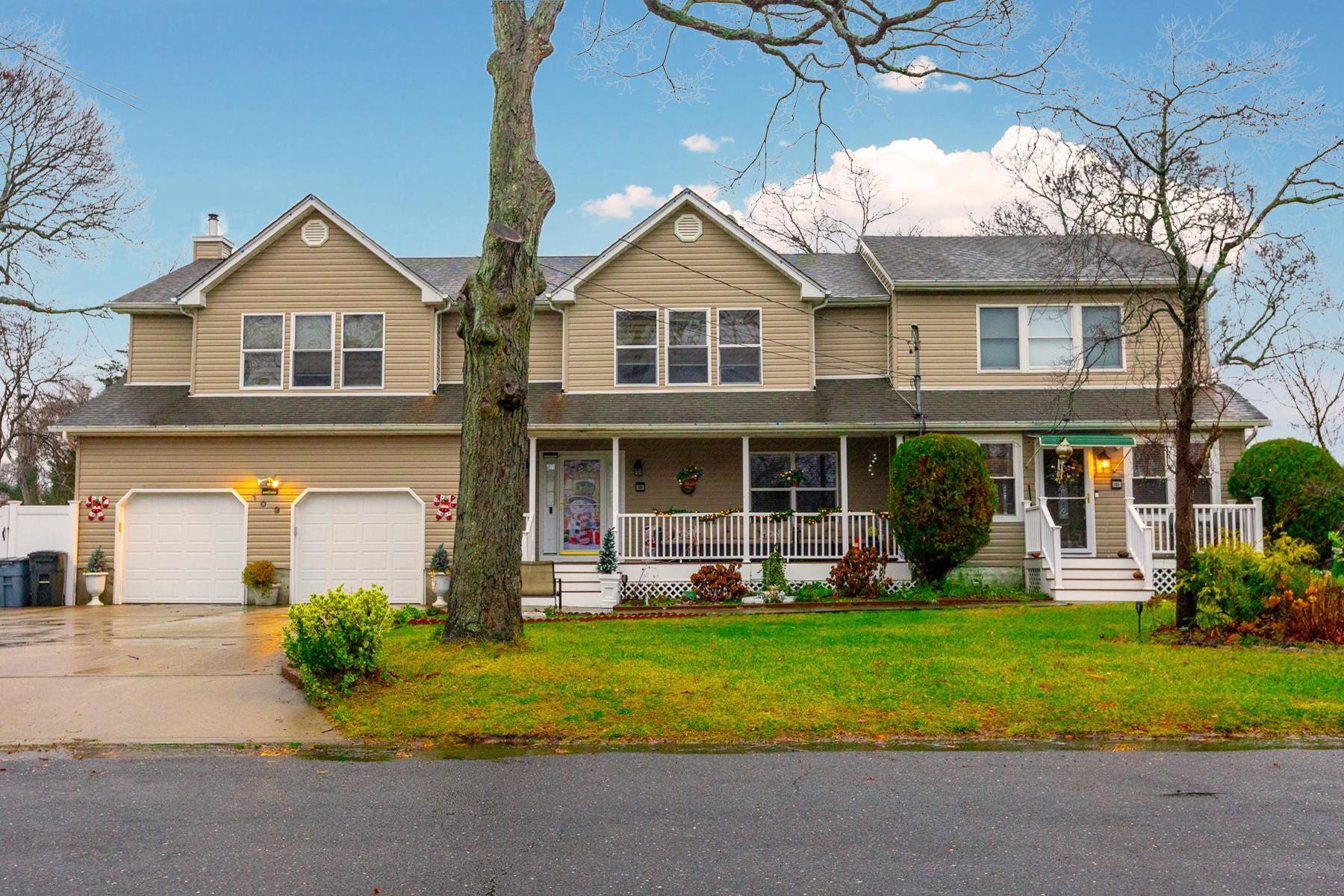 Adirondack Dr, Selden, NY 11784