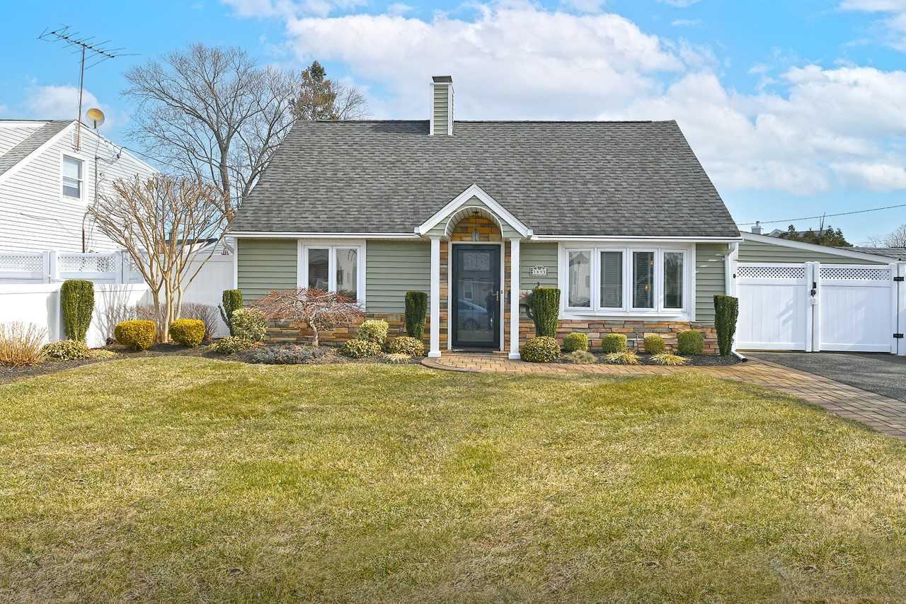 Harding St, North Bellmore, NY 11710