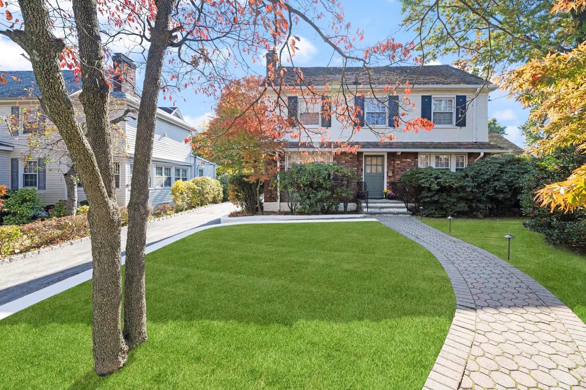 Boston Post Rd, Pelham, NY 10803