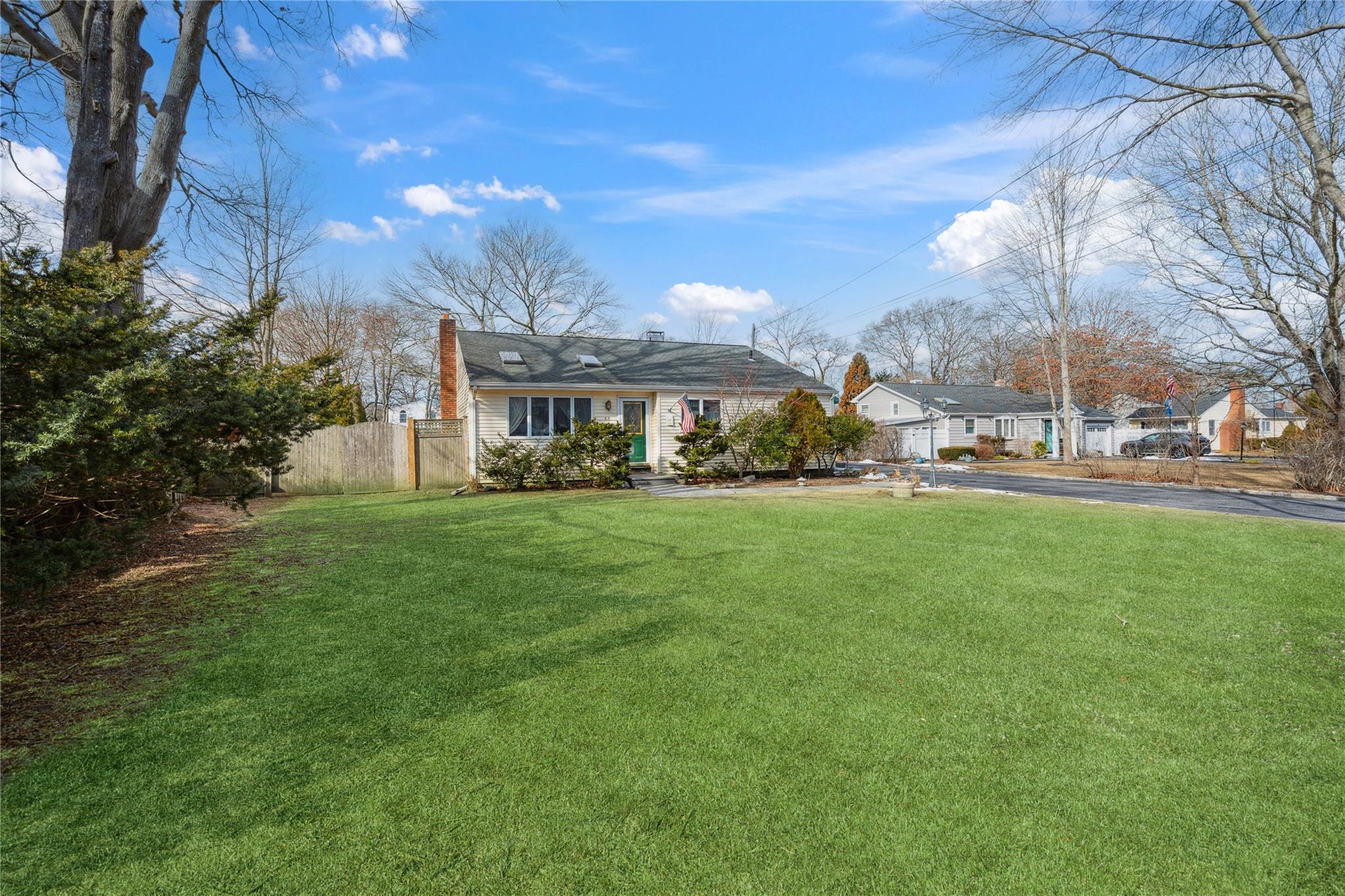 Lowell Rd, Sayville, NY 11782