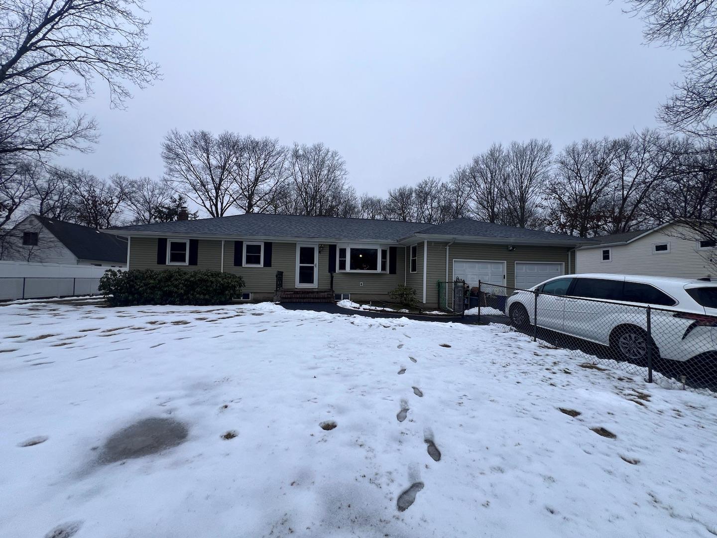 Smith Ave, Holbrook, NY 11741