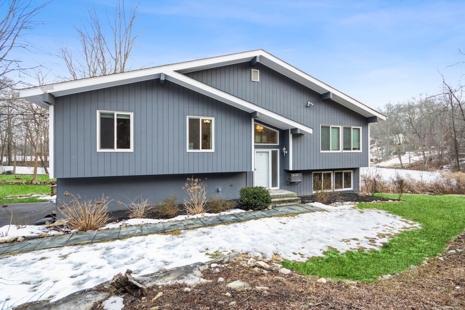 Ruth Rd, Cortlandt Manor, NY 10567