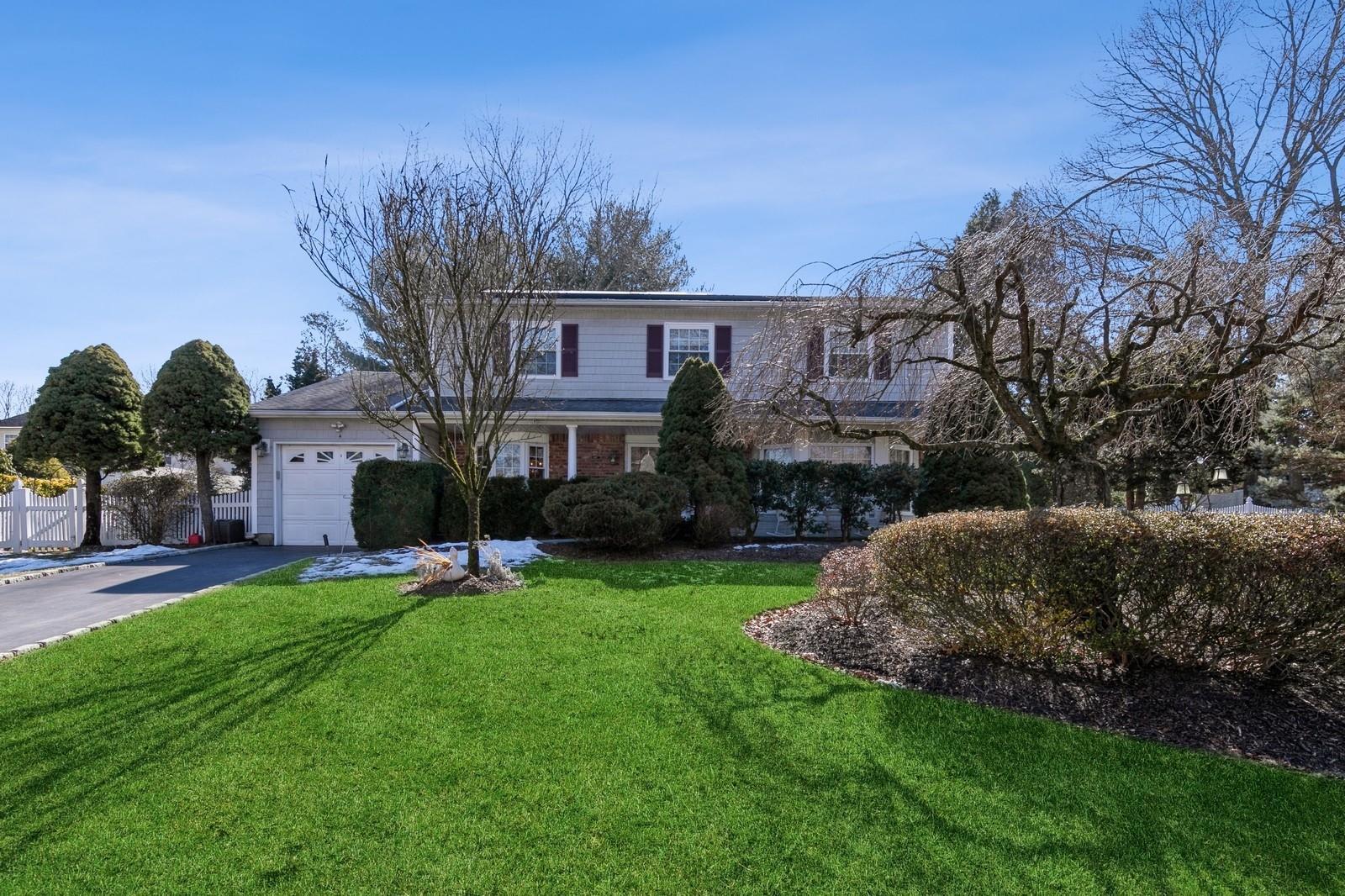 Carman Ln, Nesconset, NY 11767