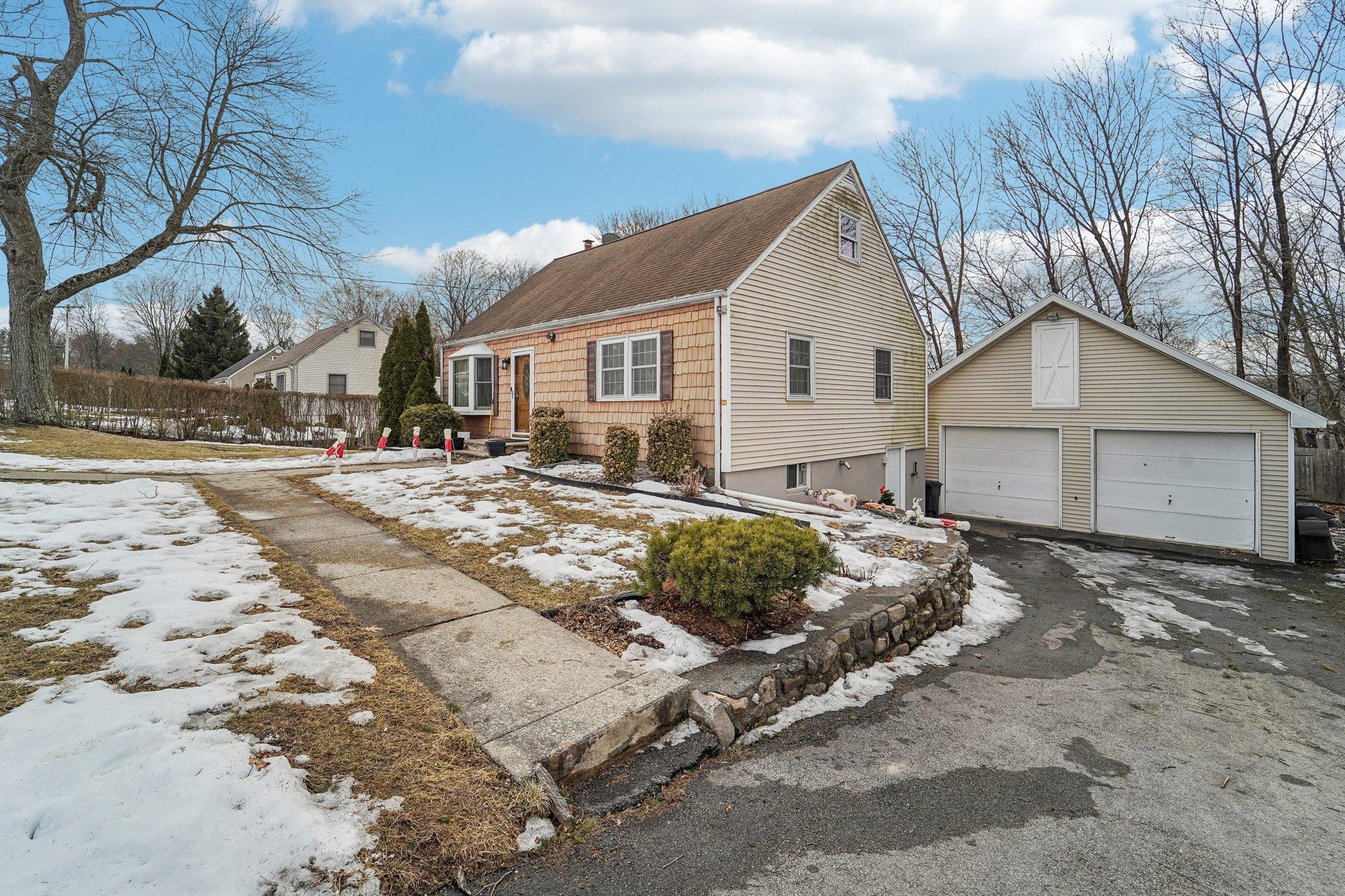 Windmill Dr, Yorktown Heights, NY 10598