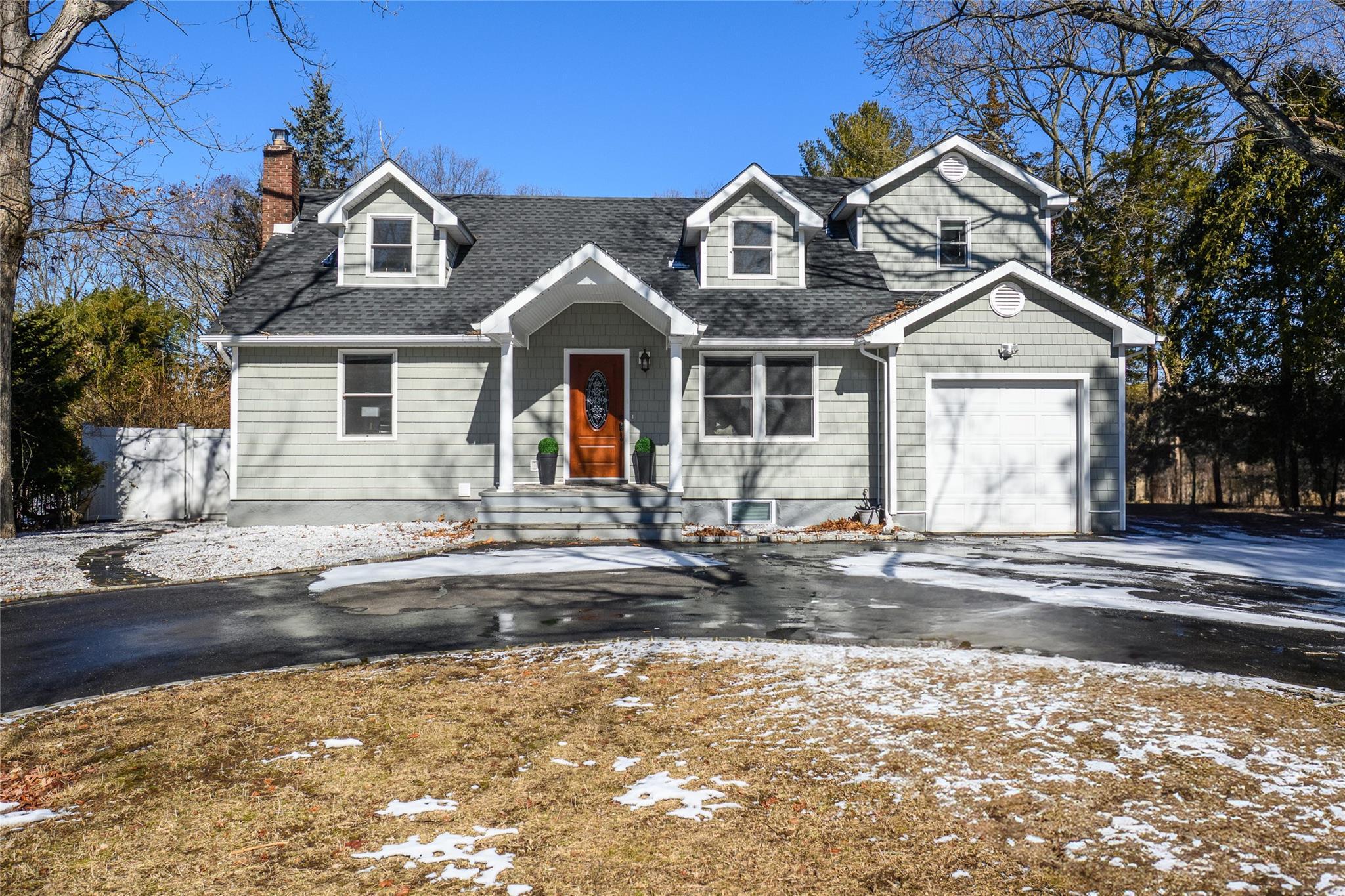Colonial St, East Northport, NY 11731