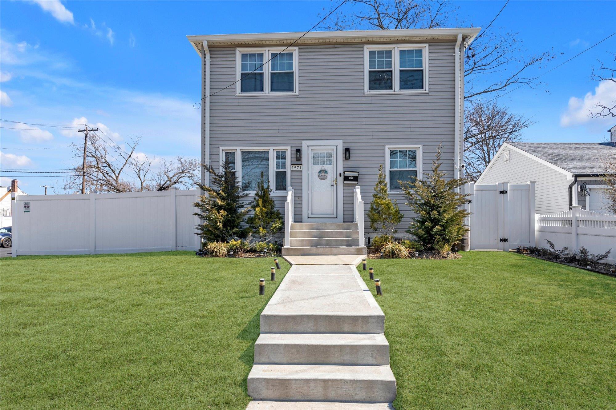 Meadowbrook Rd, Merrick, NY 11566