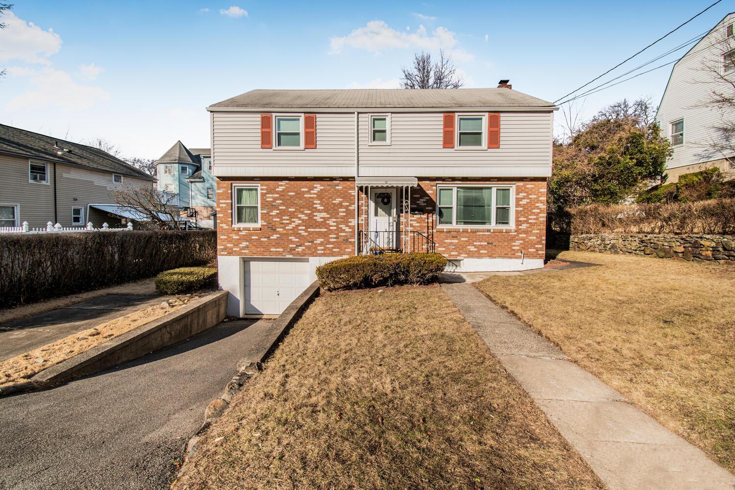 Abbott St, Yonkers, NY 10703