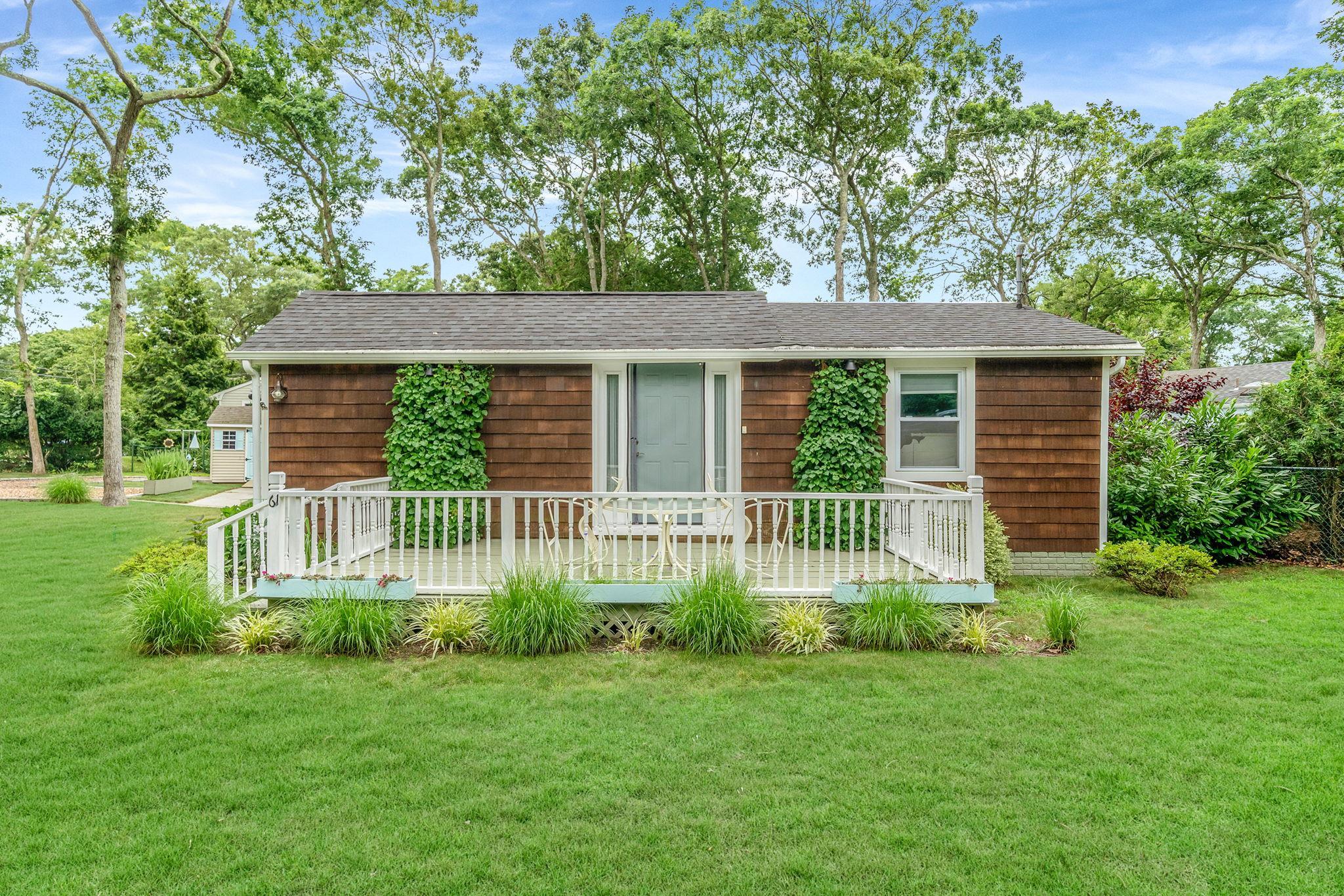 Squires Ave, East Quogue, NY 11942