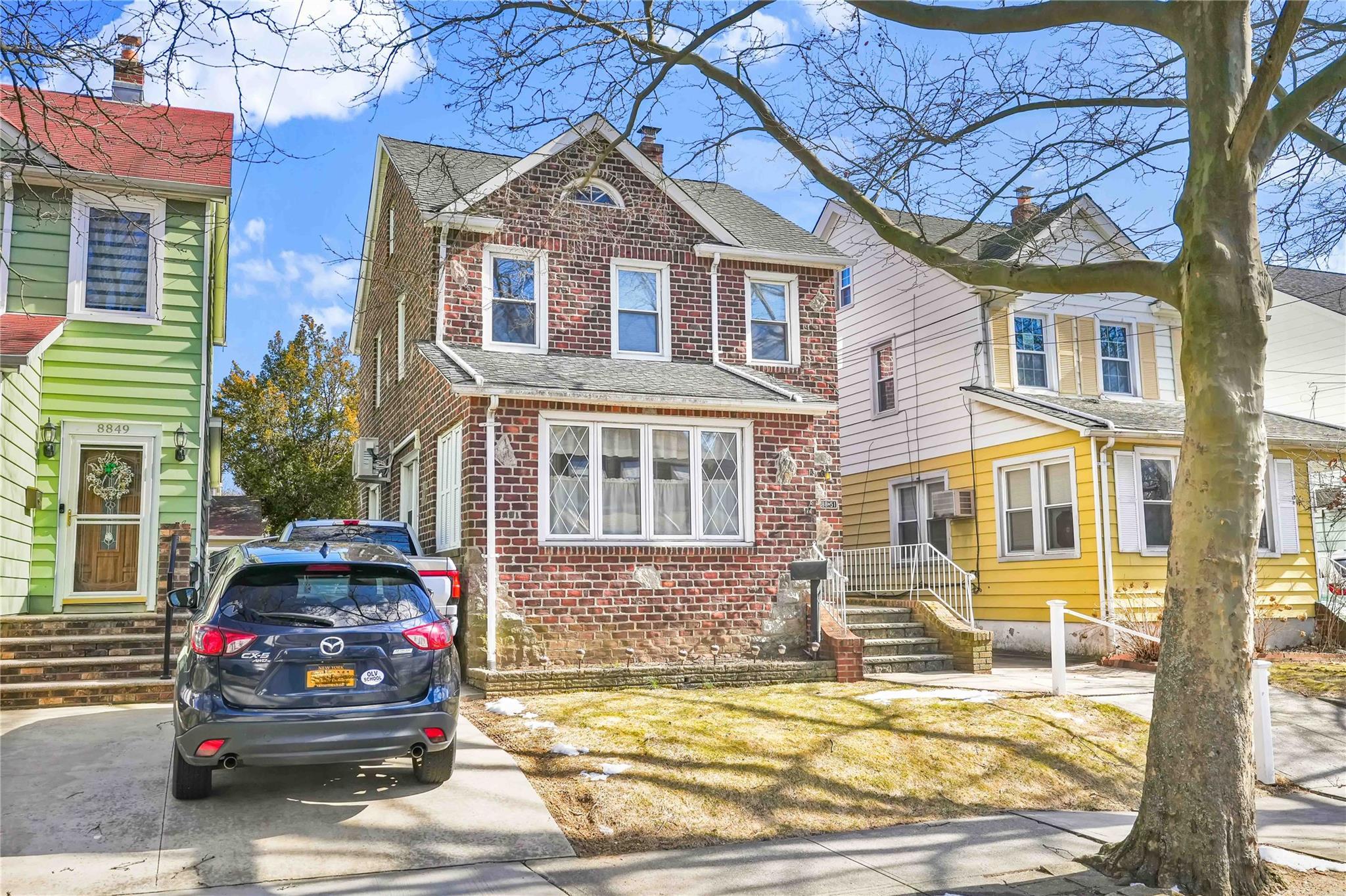 239th St, Bellerose, NY 11426