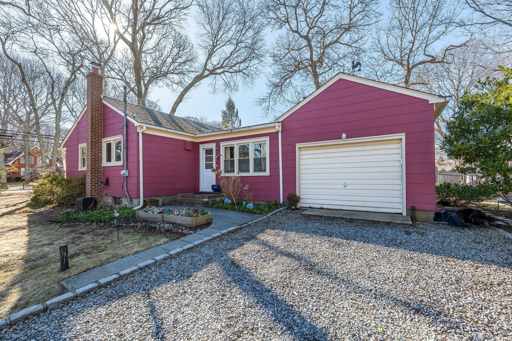 Smith Dr N, Southold, NY 11971