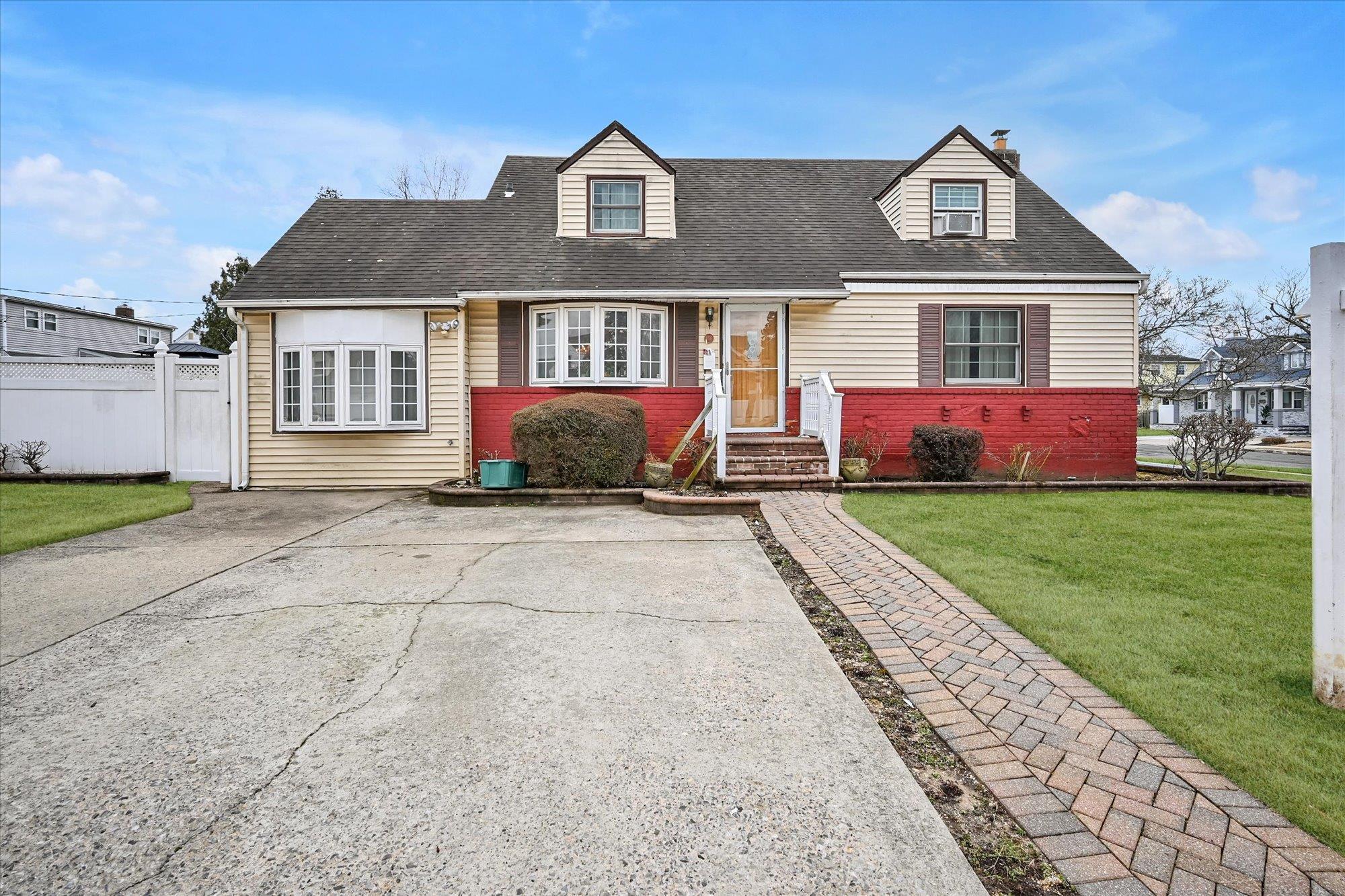Green Valley Rd, East Meadow, NY 11554