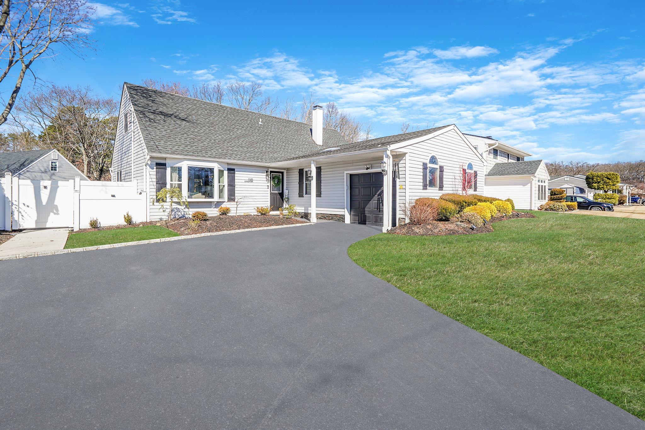 Stuyvesant Dr, Port Jefferson Station, NY 11776