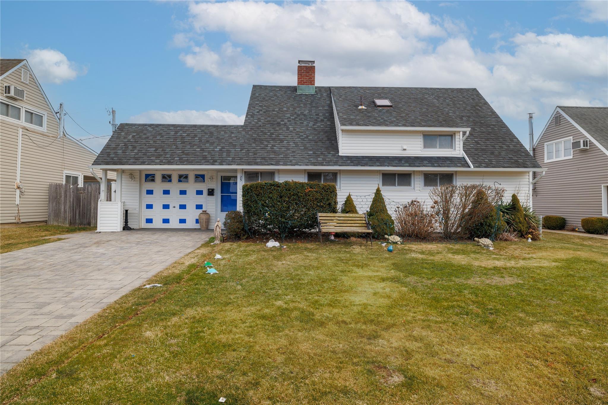 Russet Ln, Wantagh, NY 11793