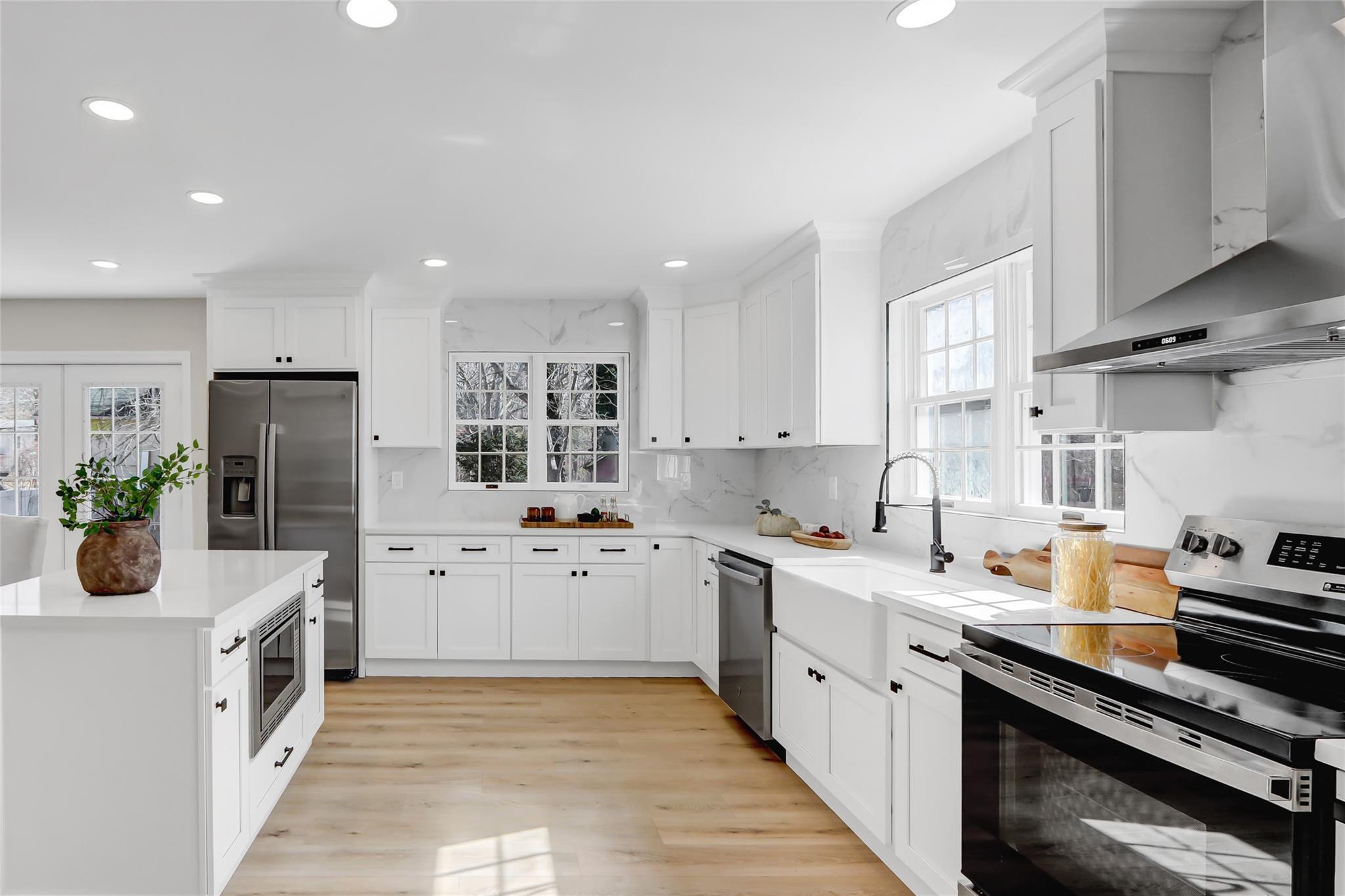 Pineway Ave, Mastic Beach, NY 11951