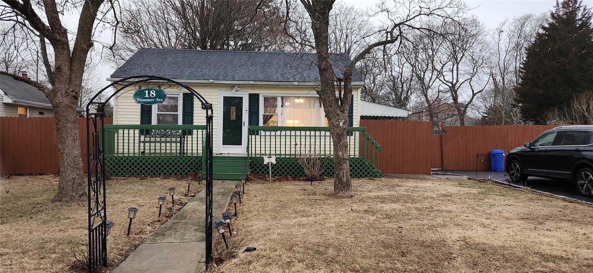 Pommer Ave, Farmingville, NY 11738