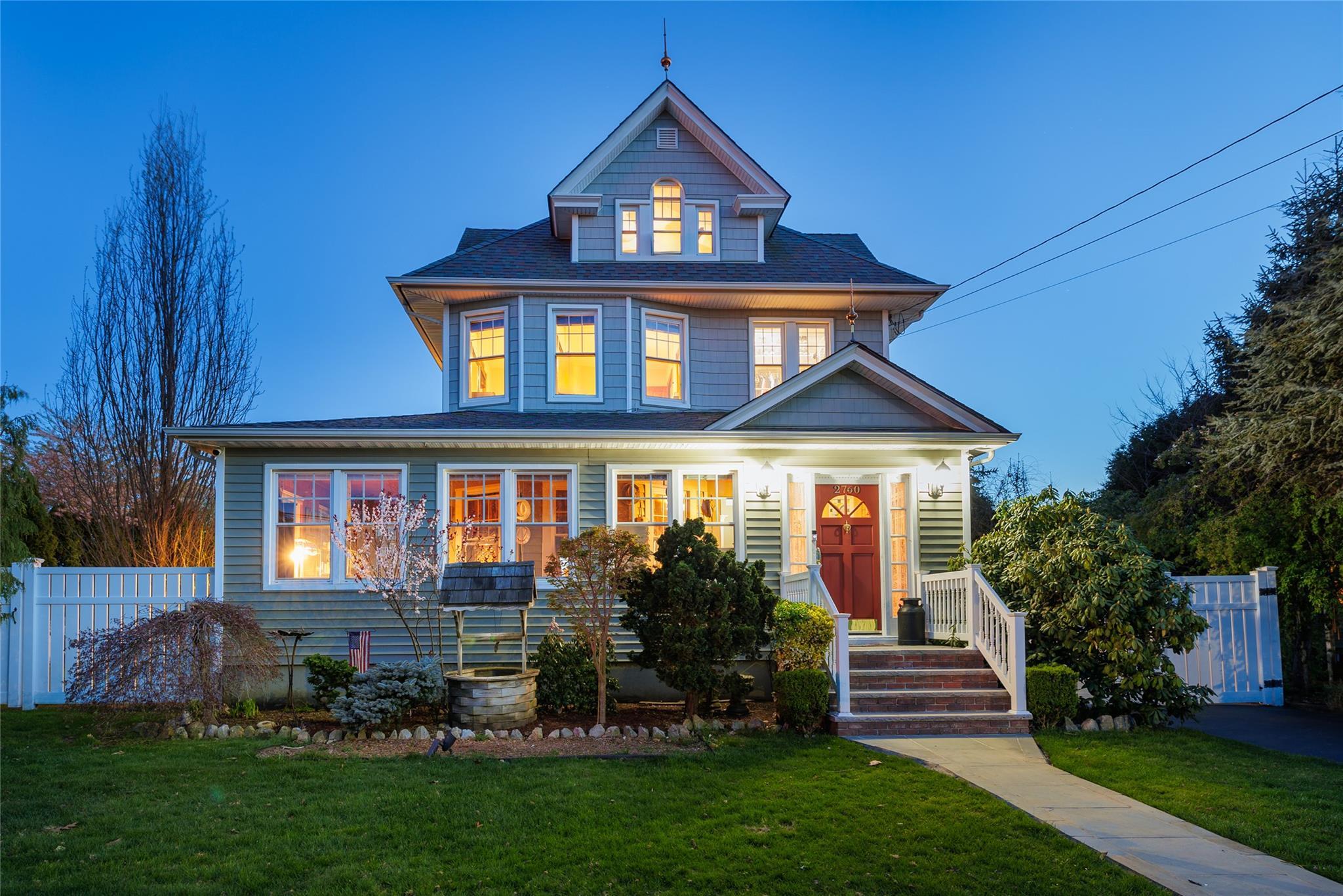 Academy St, Oceanside, NY 11572