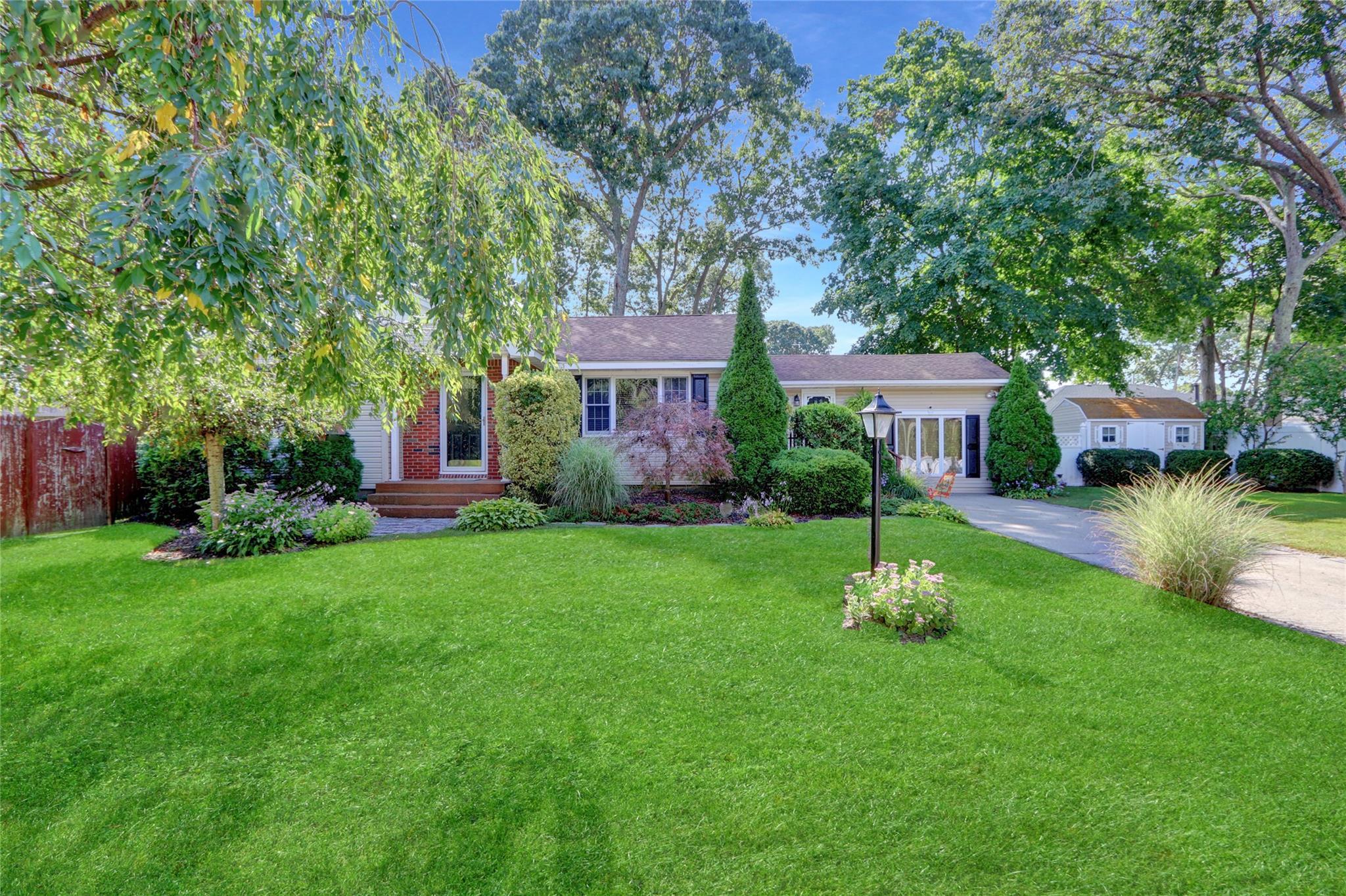 Williams St, Centereach, NY 11720