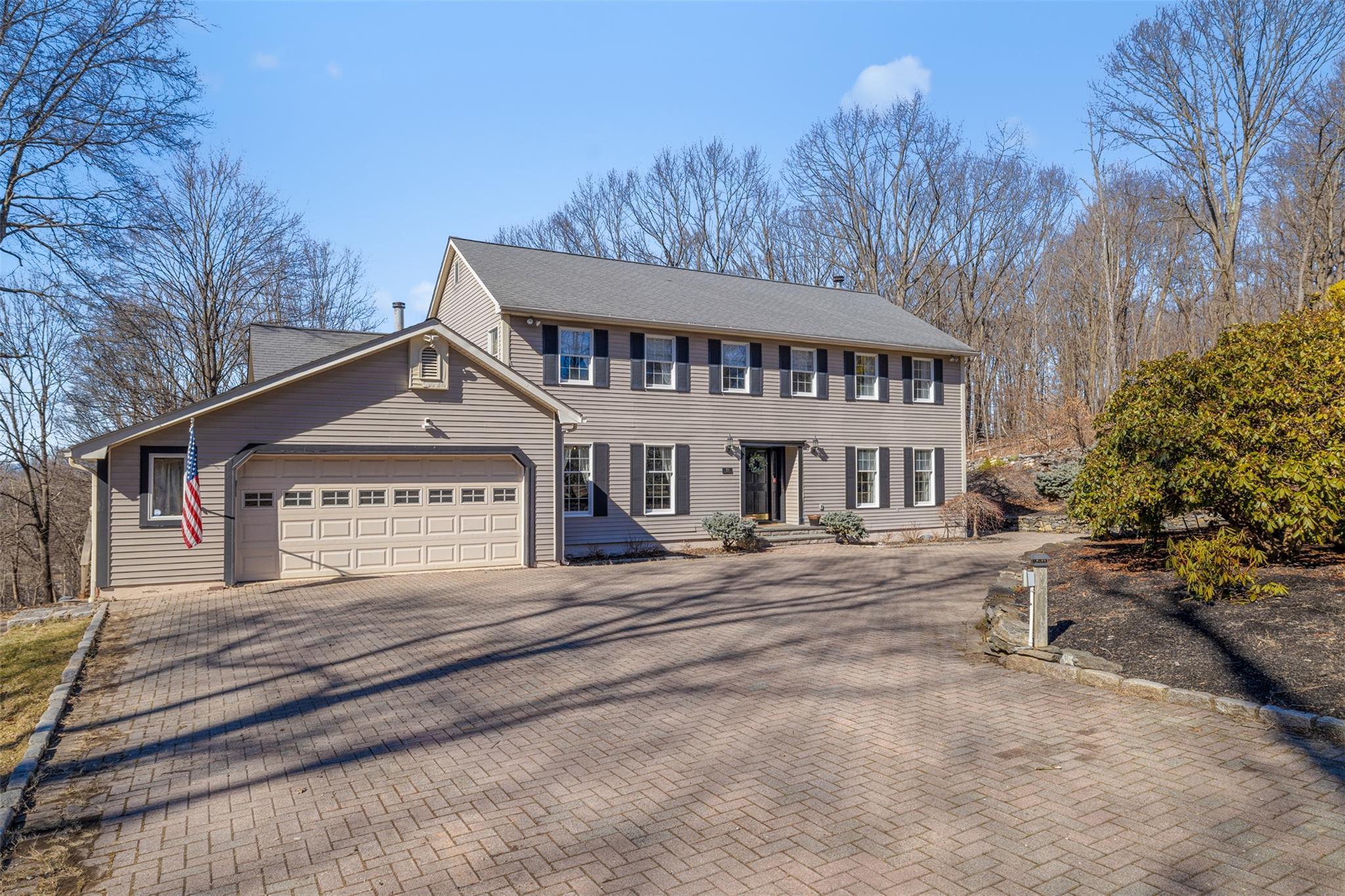 Wagner Dr, Rock Tavern, NY 12575