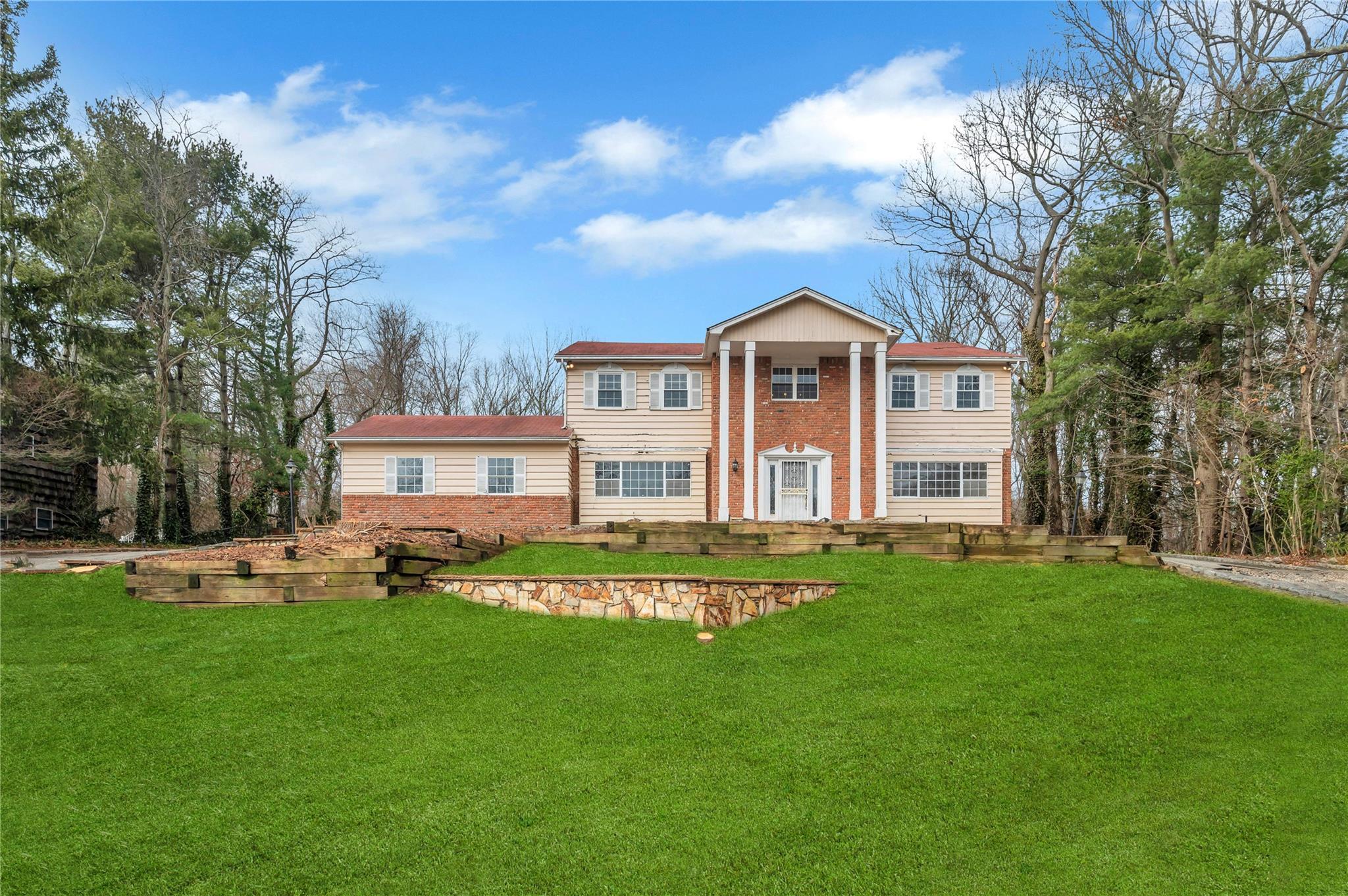 Wildwood Dr, Dix Hills, NY 11746