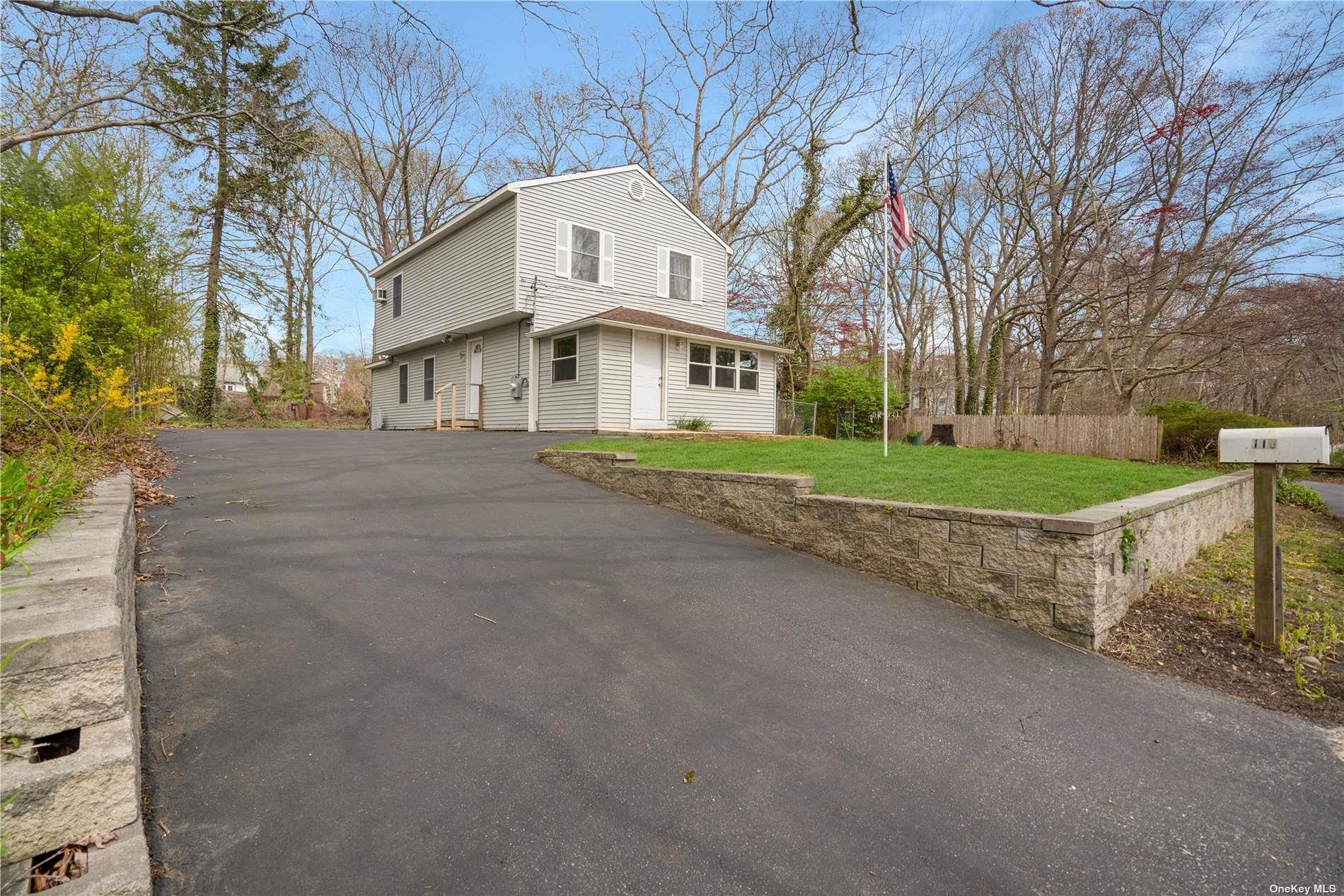 Riviera Dr, Mastic, NY 11950