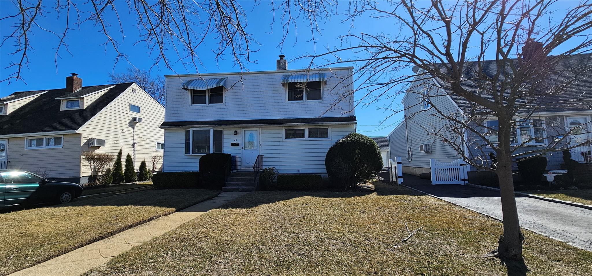 Tyler St, Freeport, NY 11520