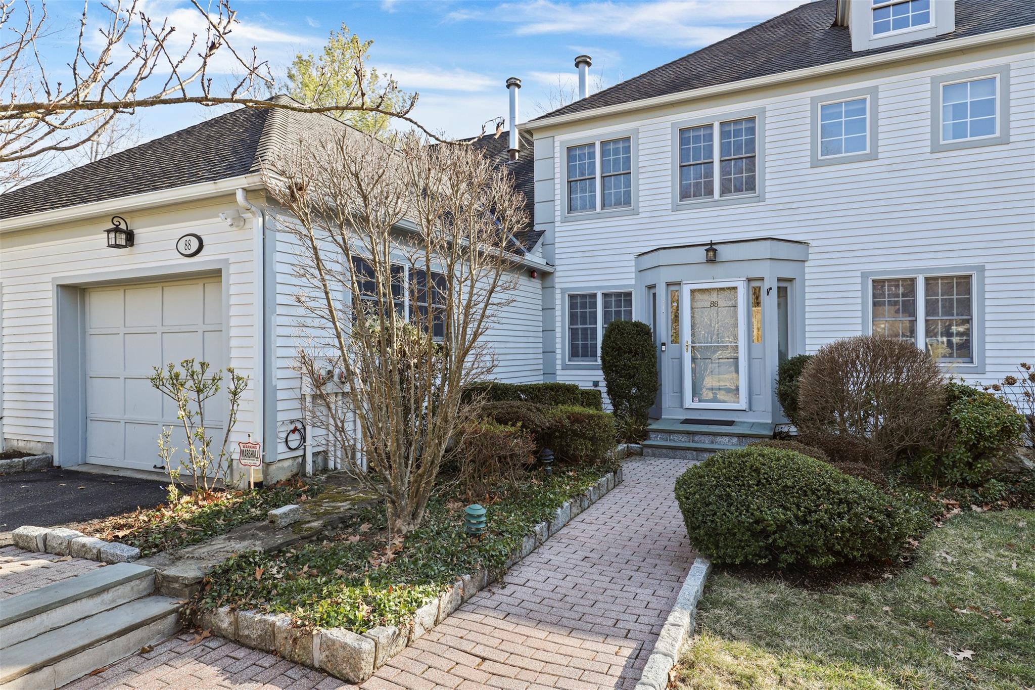 Brook Hills Cir, White Plains, NY 10605